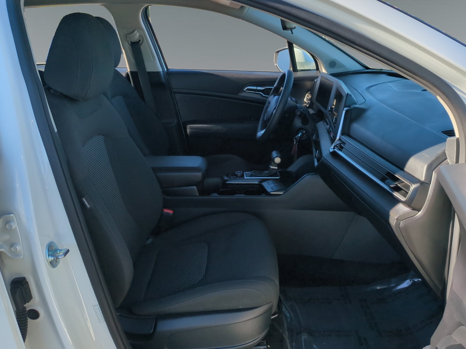 2024 Kia Sportage LX - Photo 15