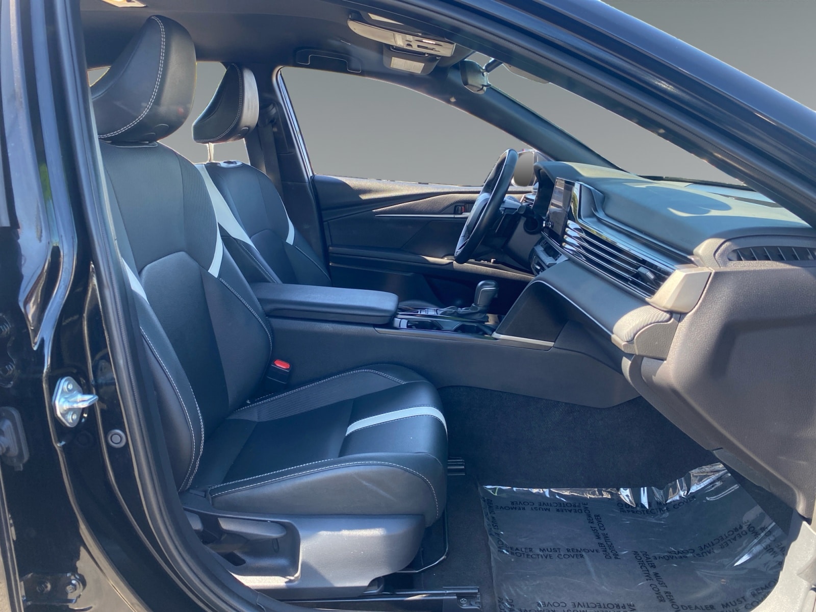2026 Toyota Camry SE - Photo 15