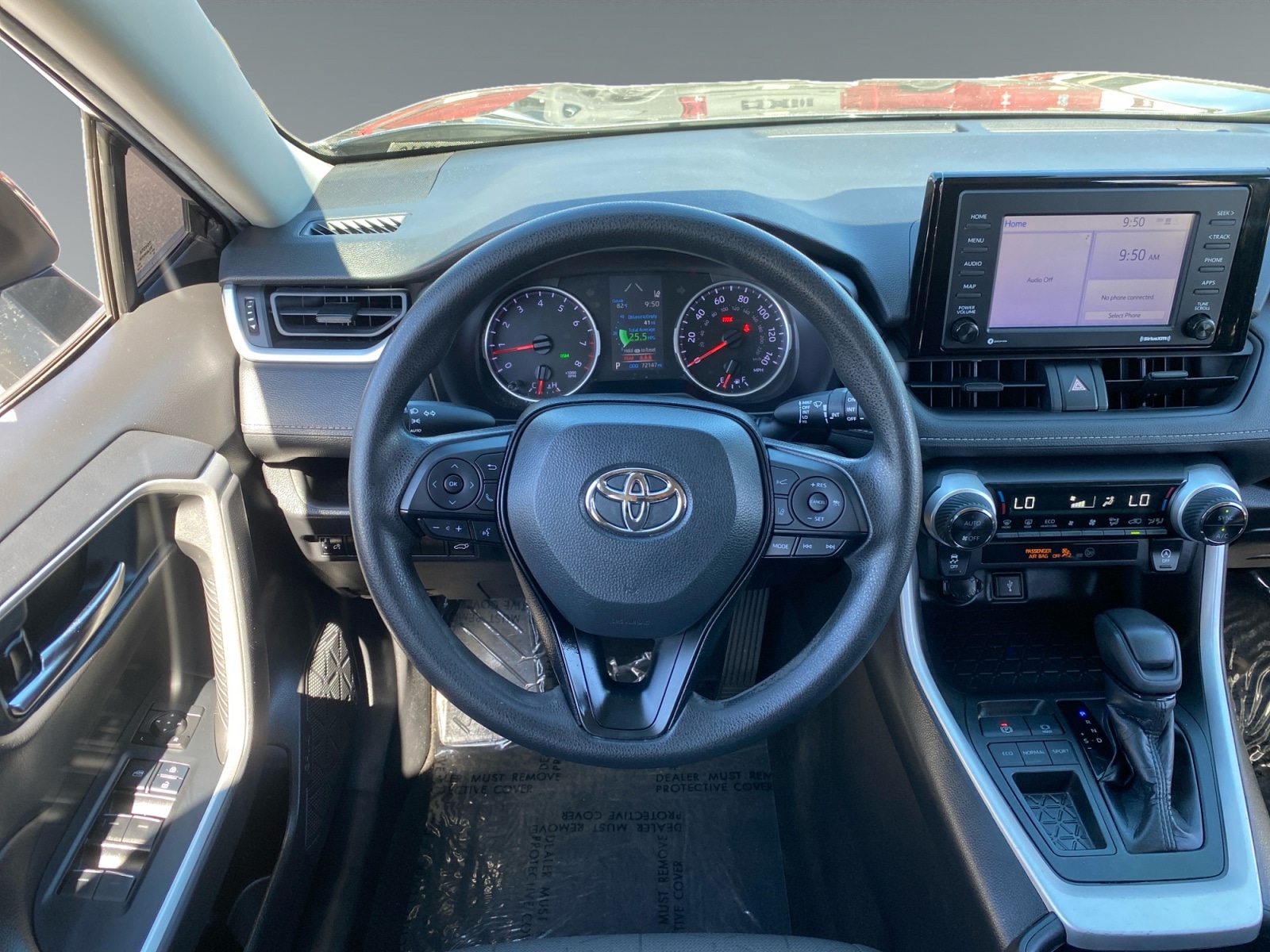 2022 Toyota RAV4 XLE - Photo 12
