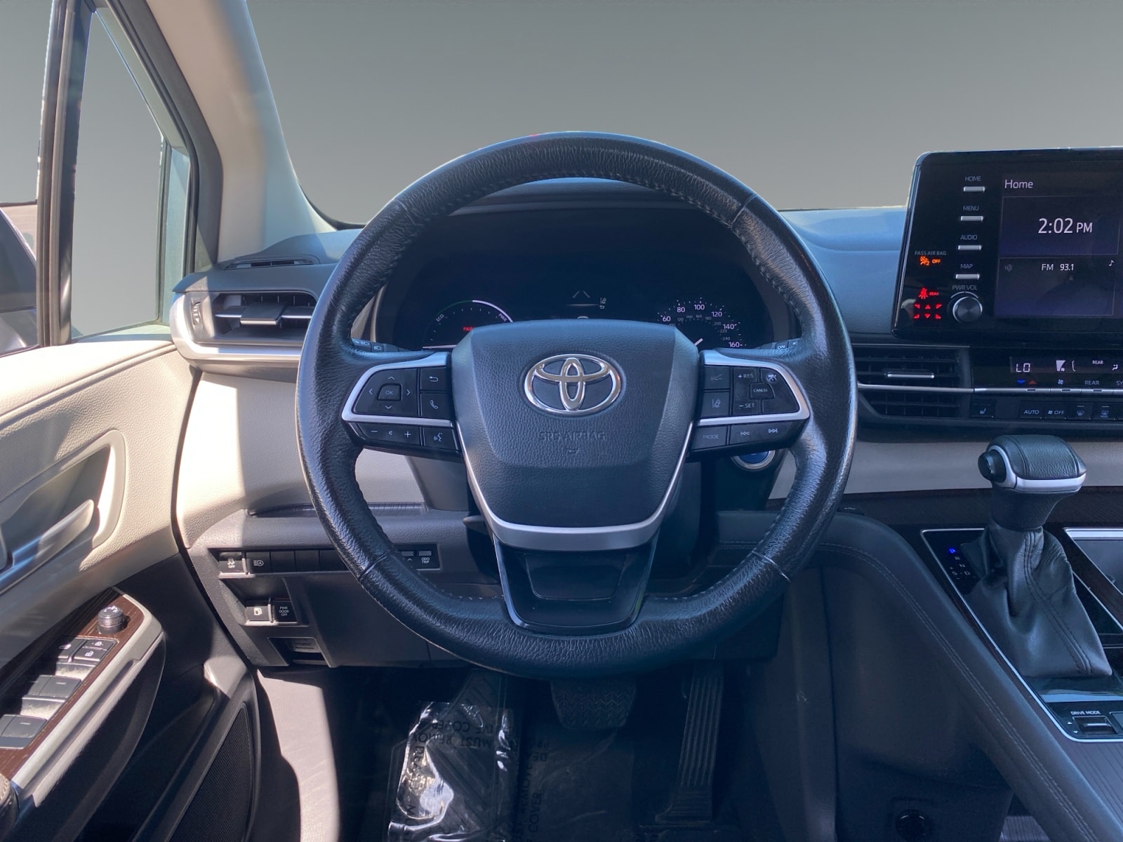 2024 Toyota Sienna XLE - Photo 11
