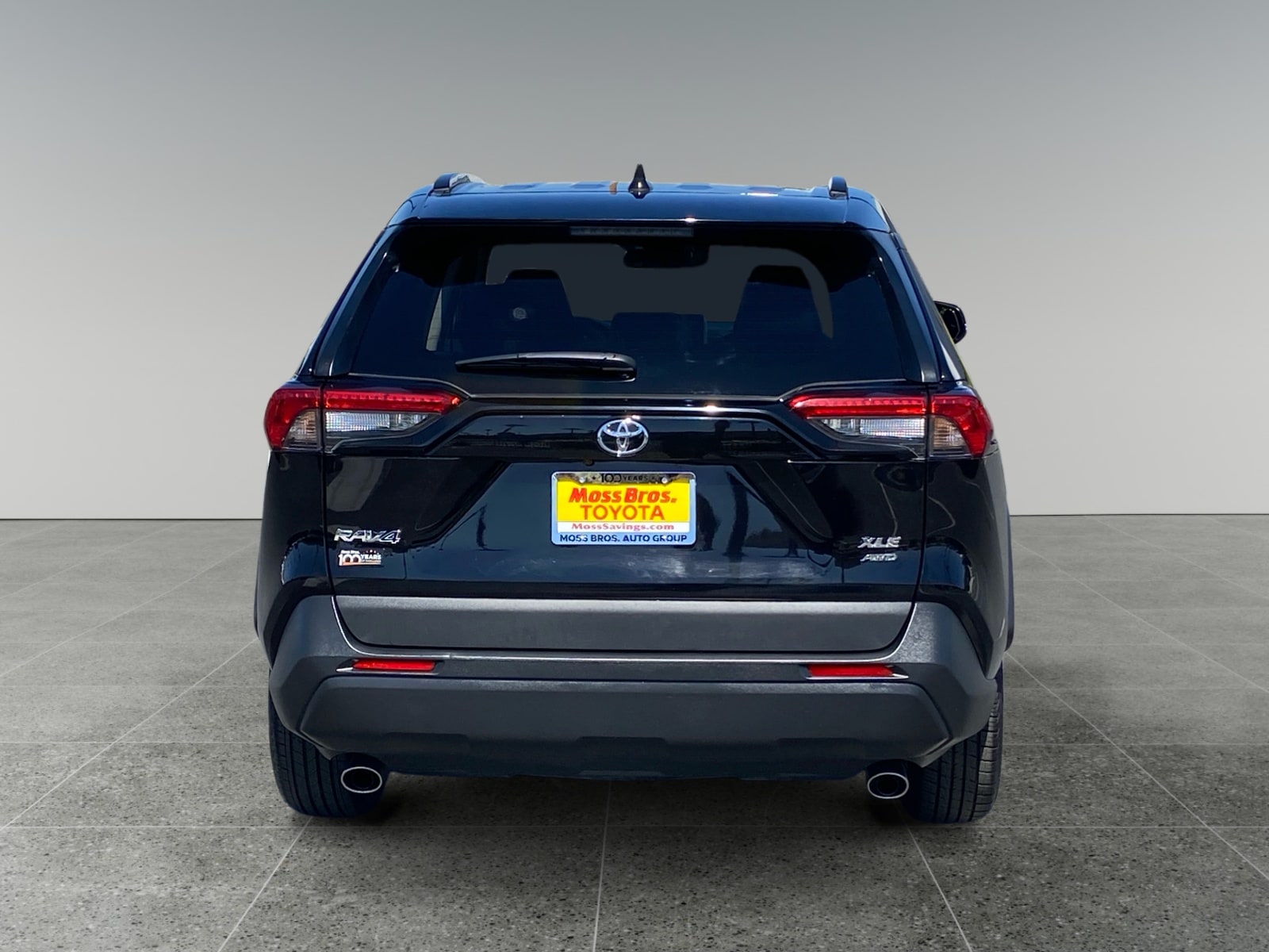 2025 Toyota RAV4 XLE - Photo 4