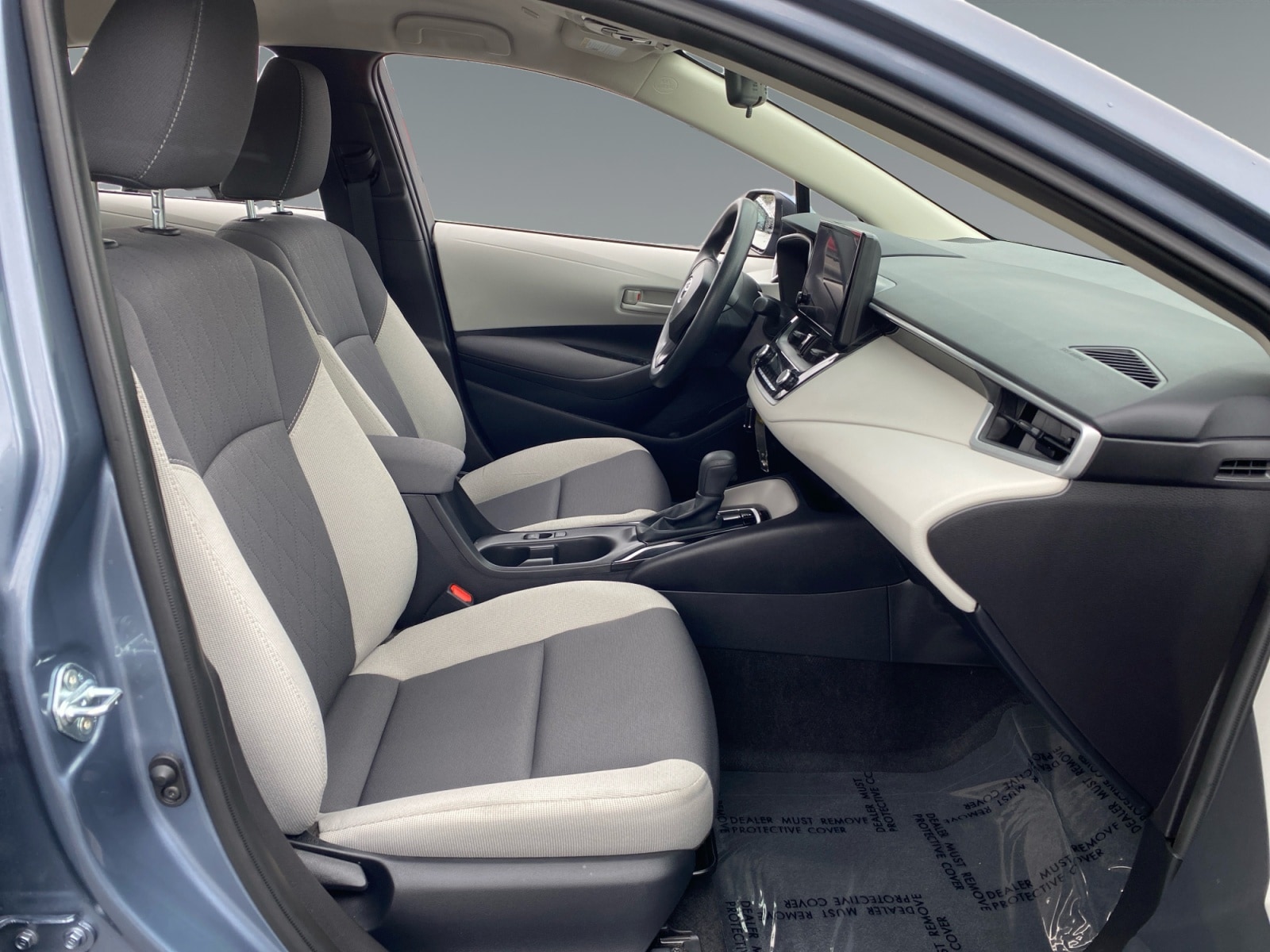 2026 Toyota Corolla LE - Photo 15