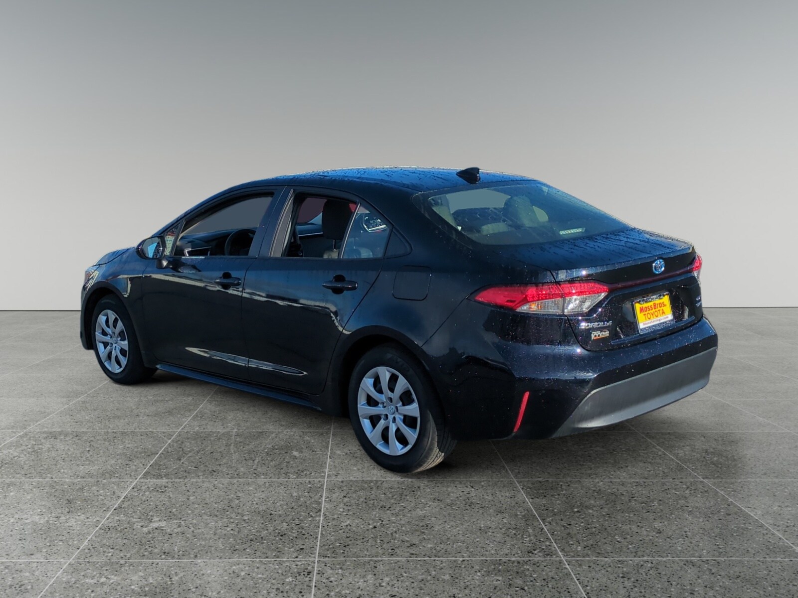 2025 Toyota Corolla Hybrid LE photo 3