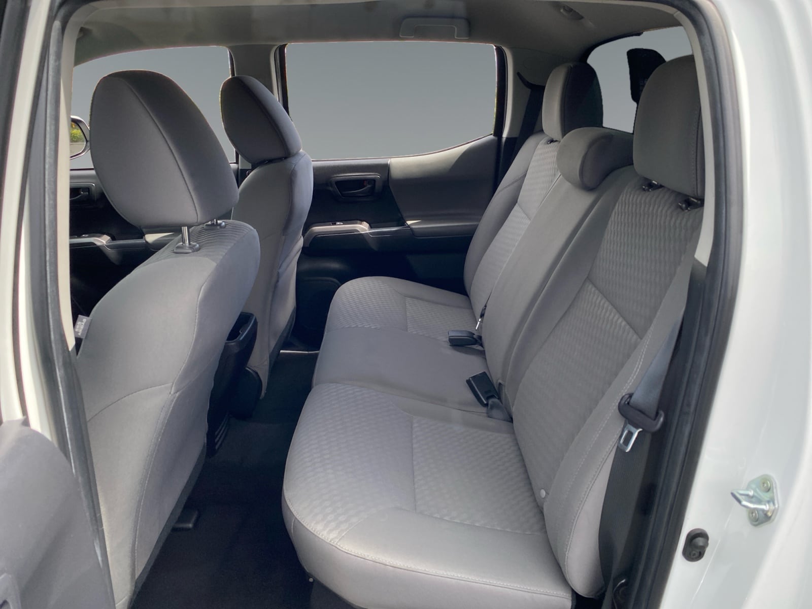 2022 Toyota Tacoma SR5 - Photo 13