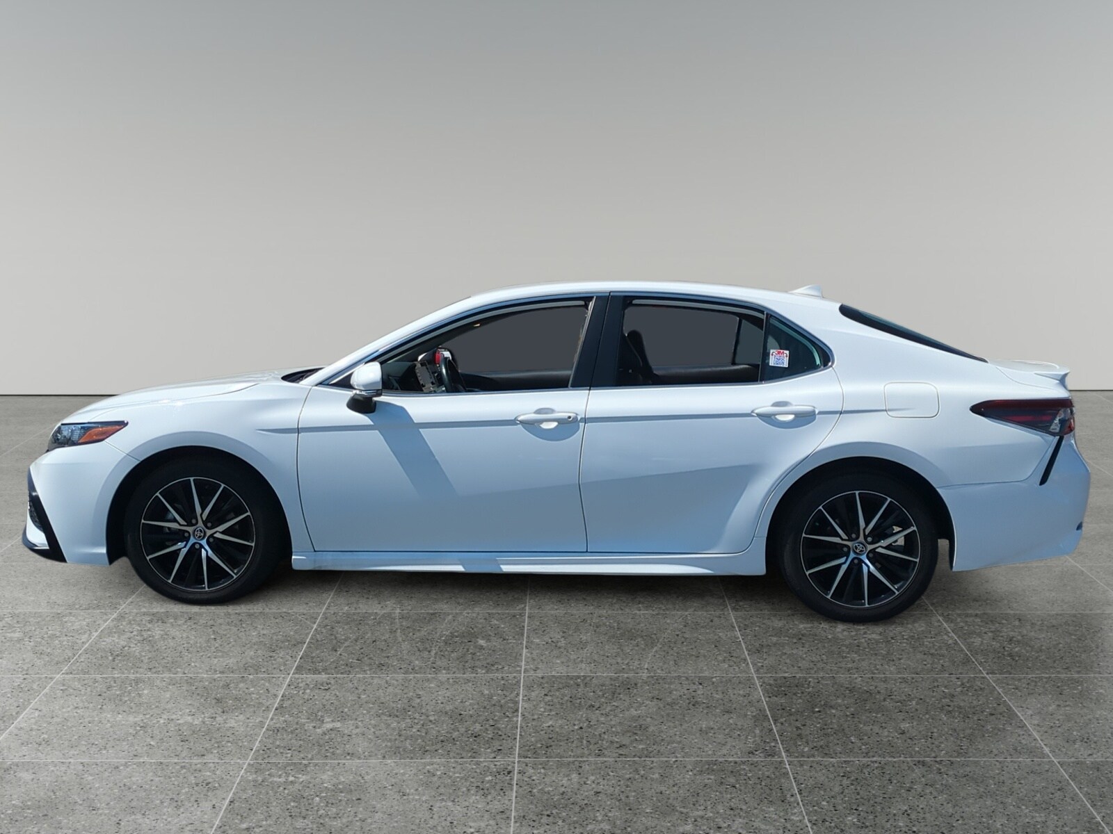 2024 Toyota Camry SE photo 2