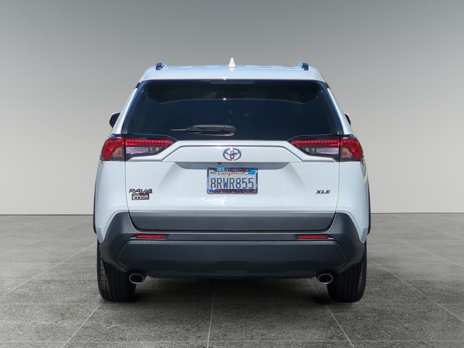 2020 Toyota RAV4 XLE photo 4