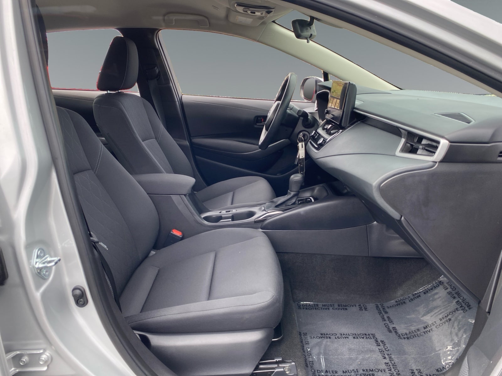 2026 Toyota Corolla LE - Photo 15