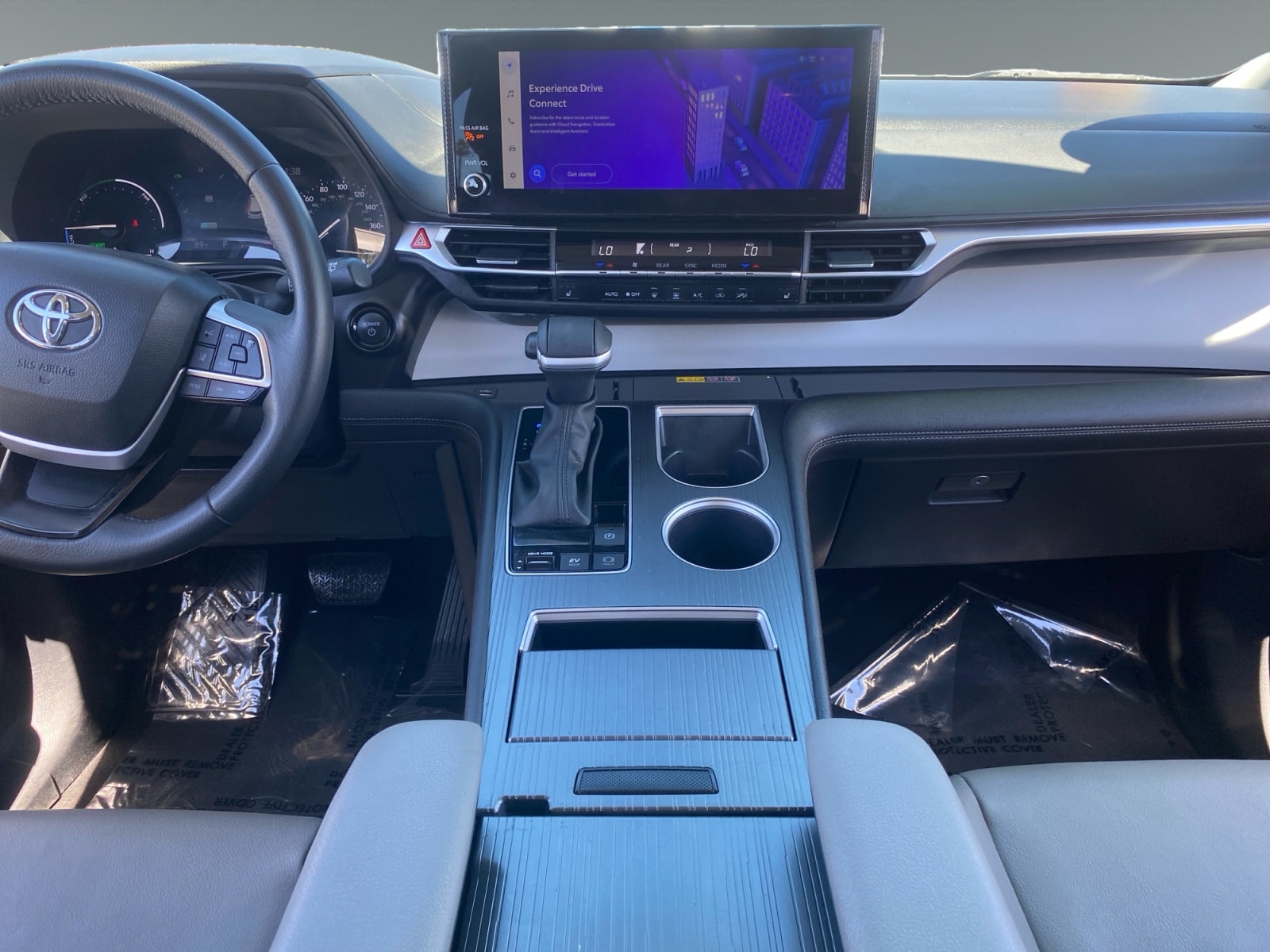 2025 Toyota Sienna XLE - Photo 11