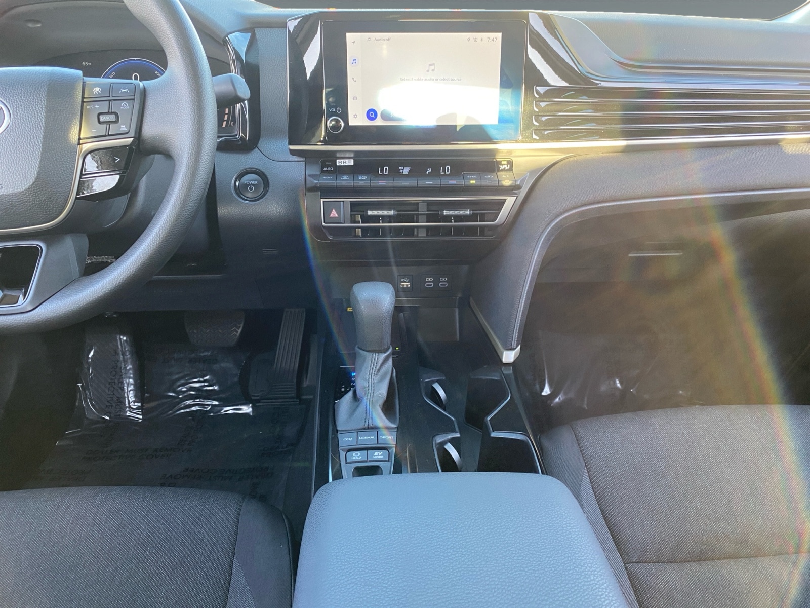 2025 Toyota Camry LE - Photo 11
