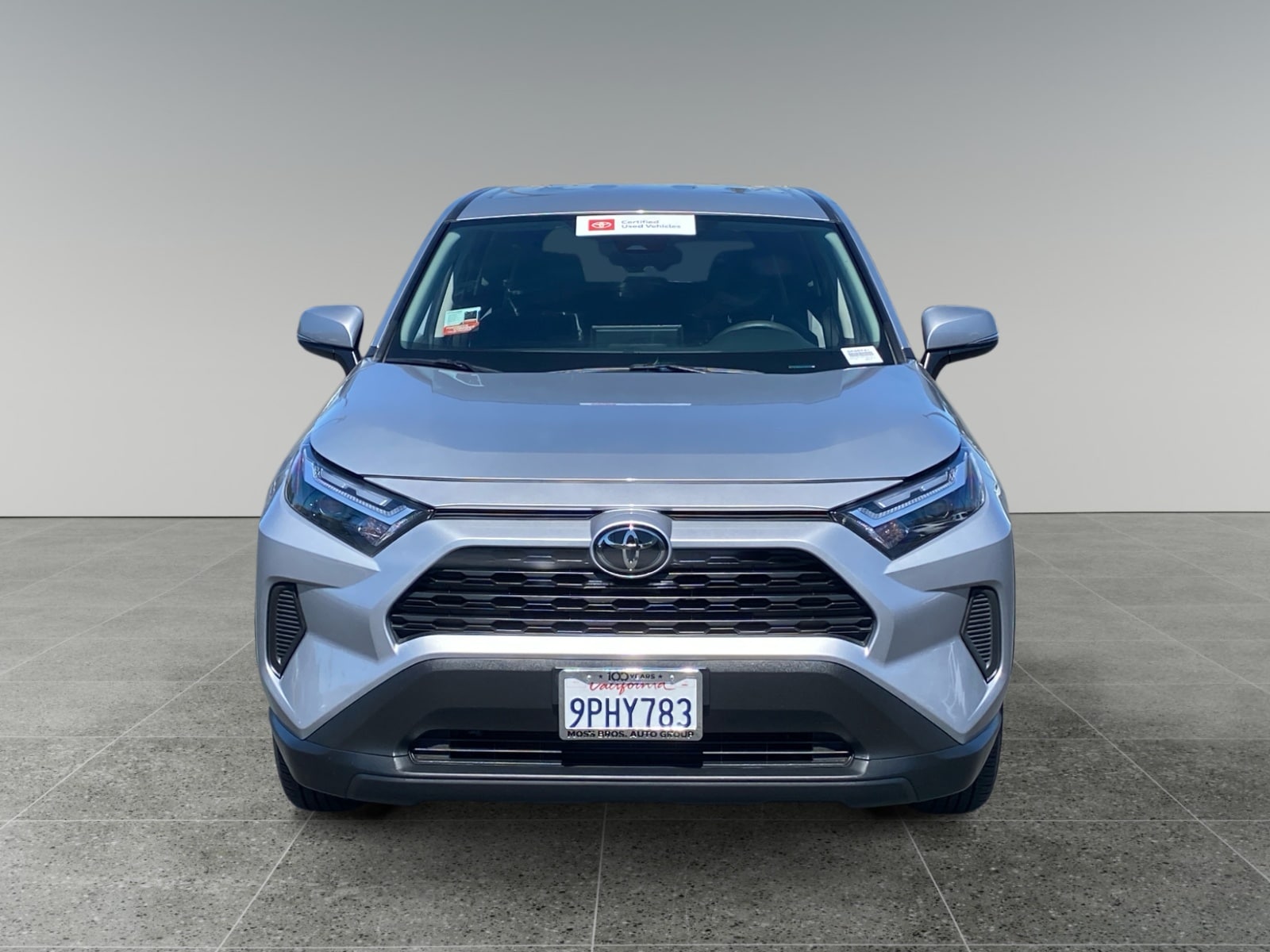 2024 Toyota RAV4 LE - Photo 8