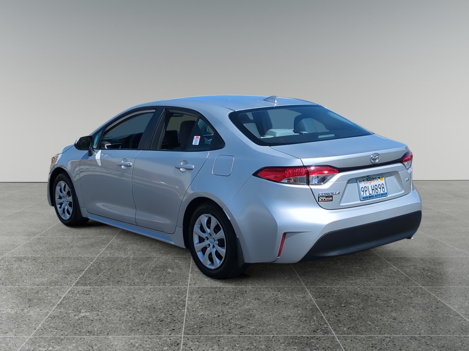 2025 Toyota Corolla LE photo 3