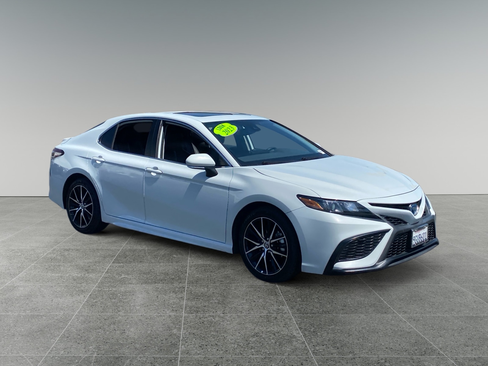 2023 Toyota Camry SE - Photo 7