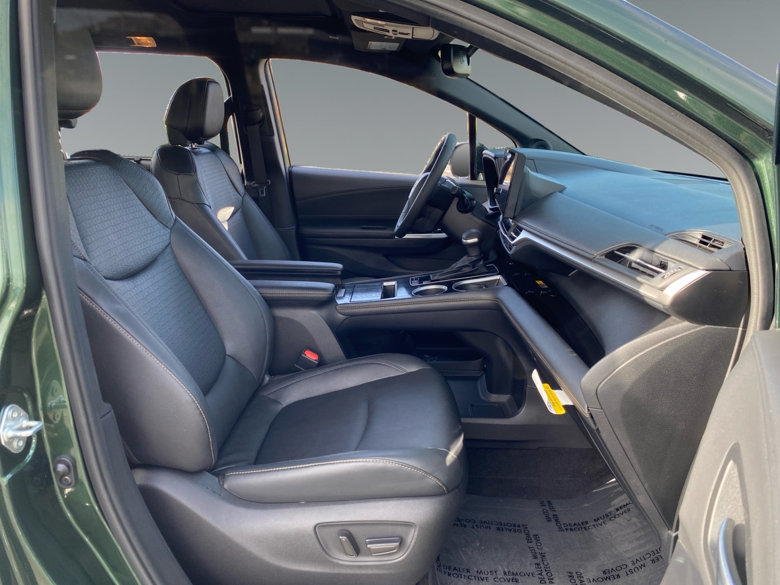 2025 Toyota Sienna Woodland Edition - Photo 15