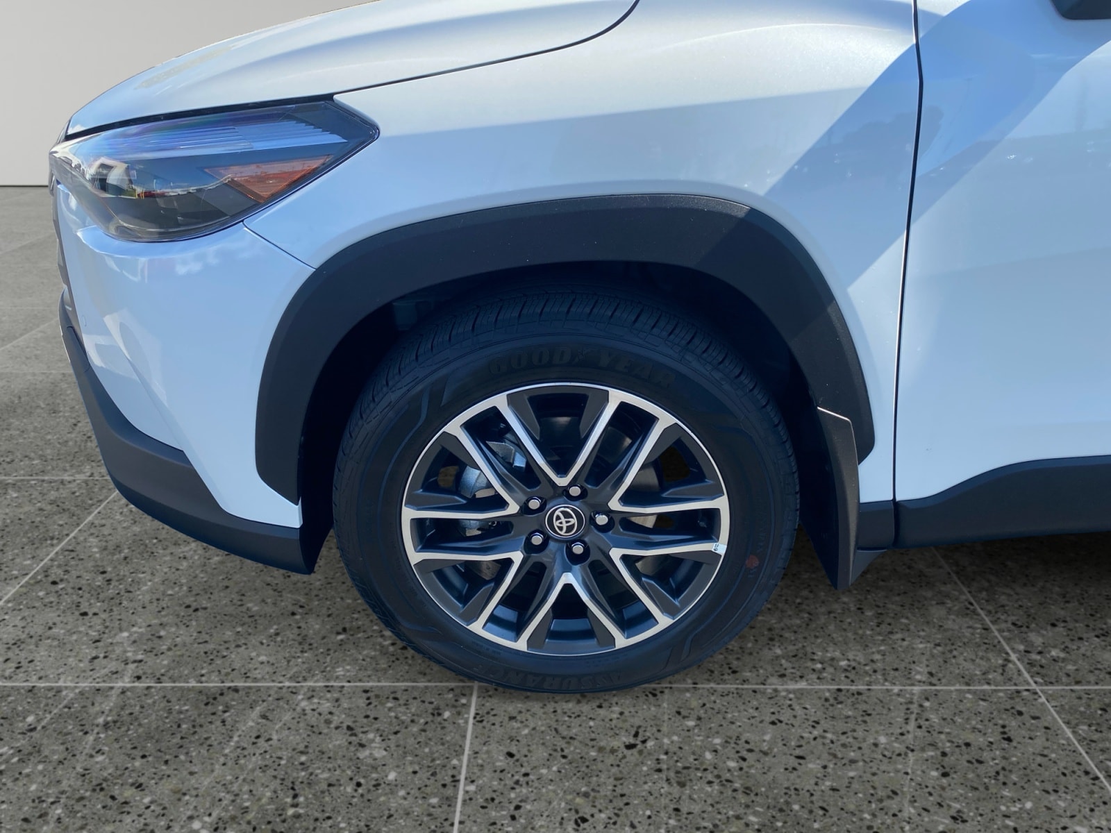 2026 Toyota Corolla Cross XLE - Photo 14