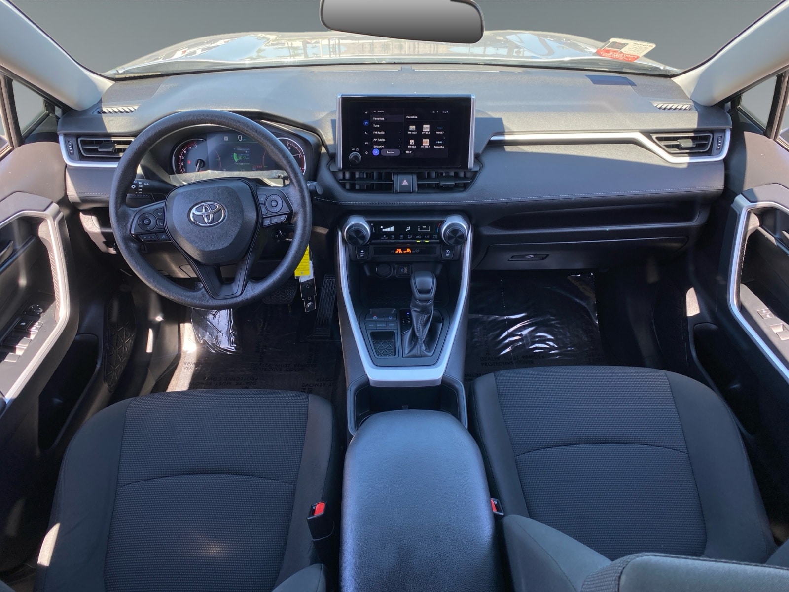 2024 Toyota RAV4 LE - Photo 10