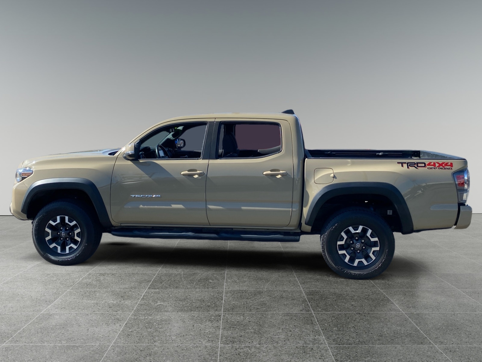 2020 Toyota Tacoma TRD Off-Road photo 2