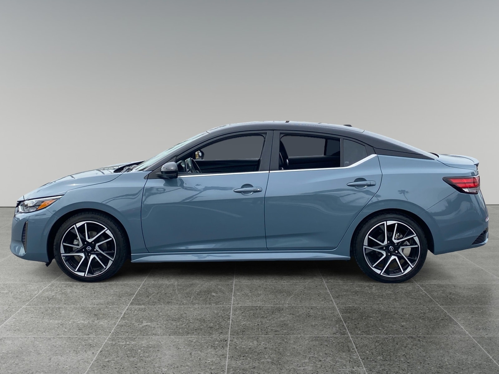 2024 Nissan Sentra SR photo 2