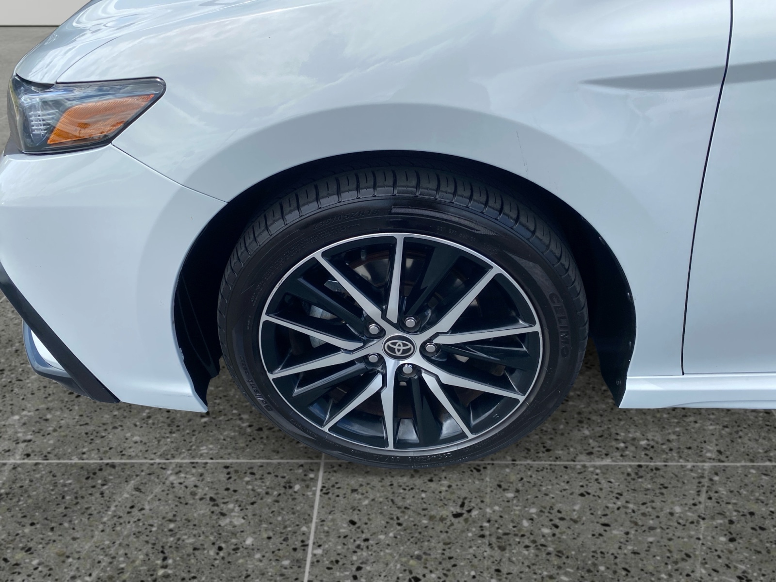 2023 Toyota Camry SE - Photo 14