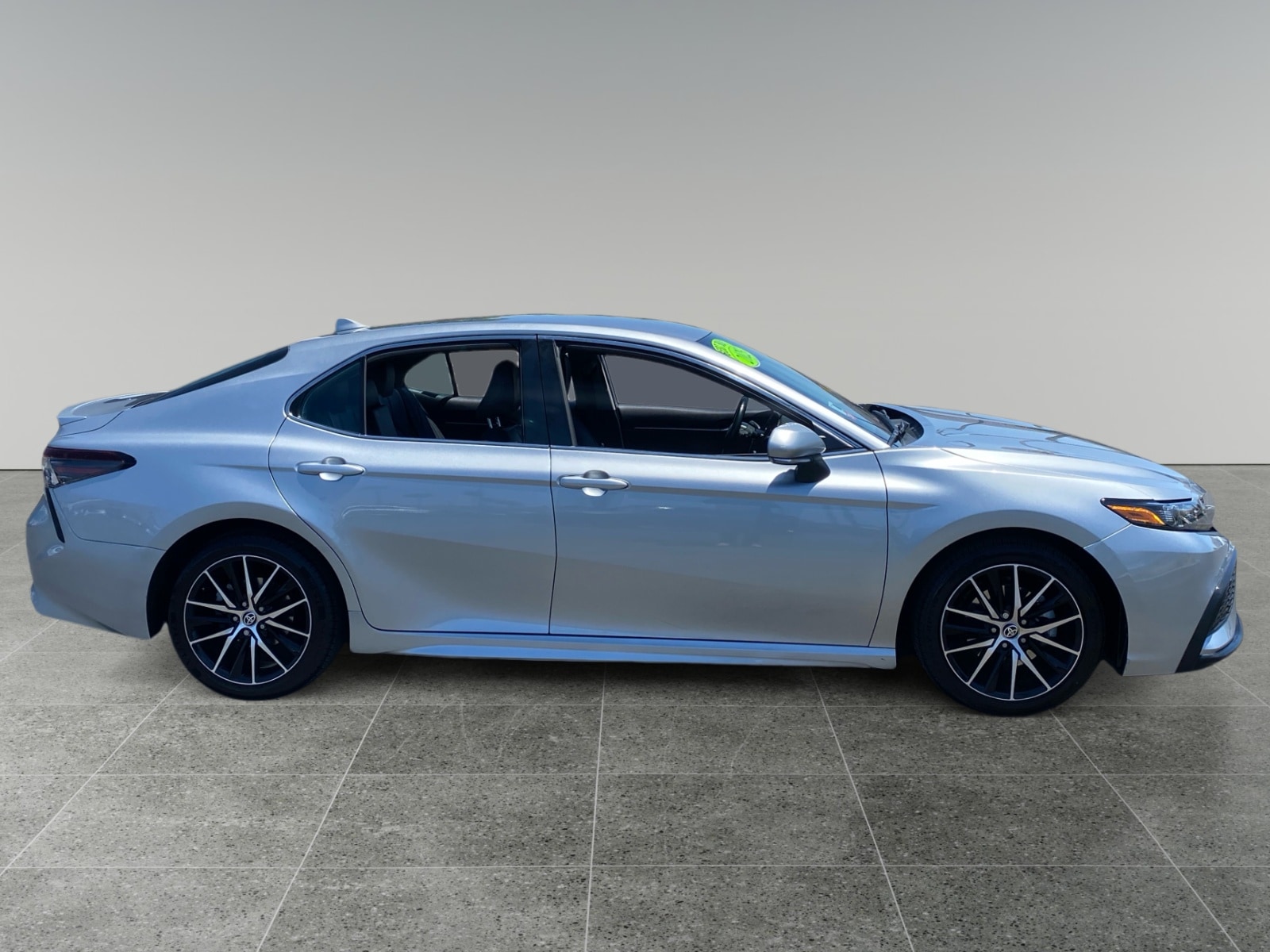2023 Toyota Camry SE - Photo 6
