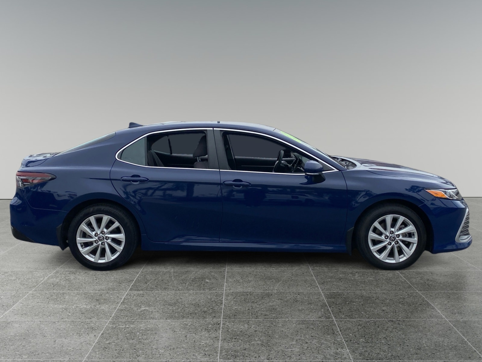 2023 Toyota Camry LE photo 6