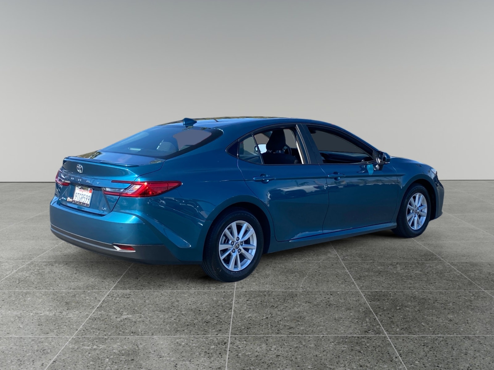 2025 Toyota Camry LE photo 5