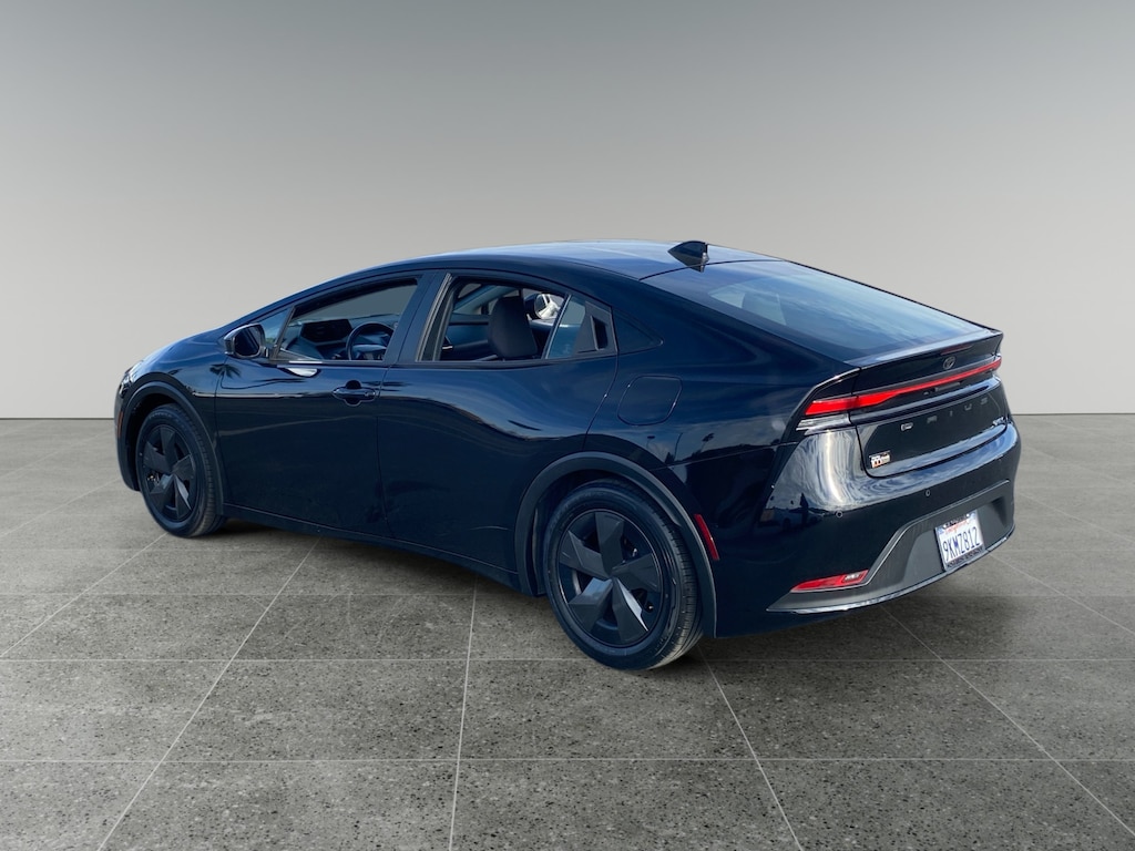 Used 2024 Toyota Prius LE Hatchback