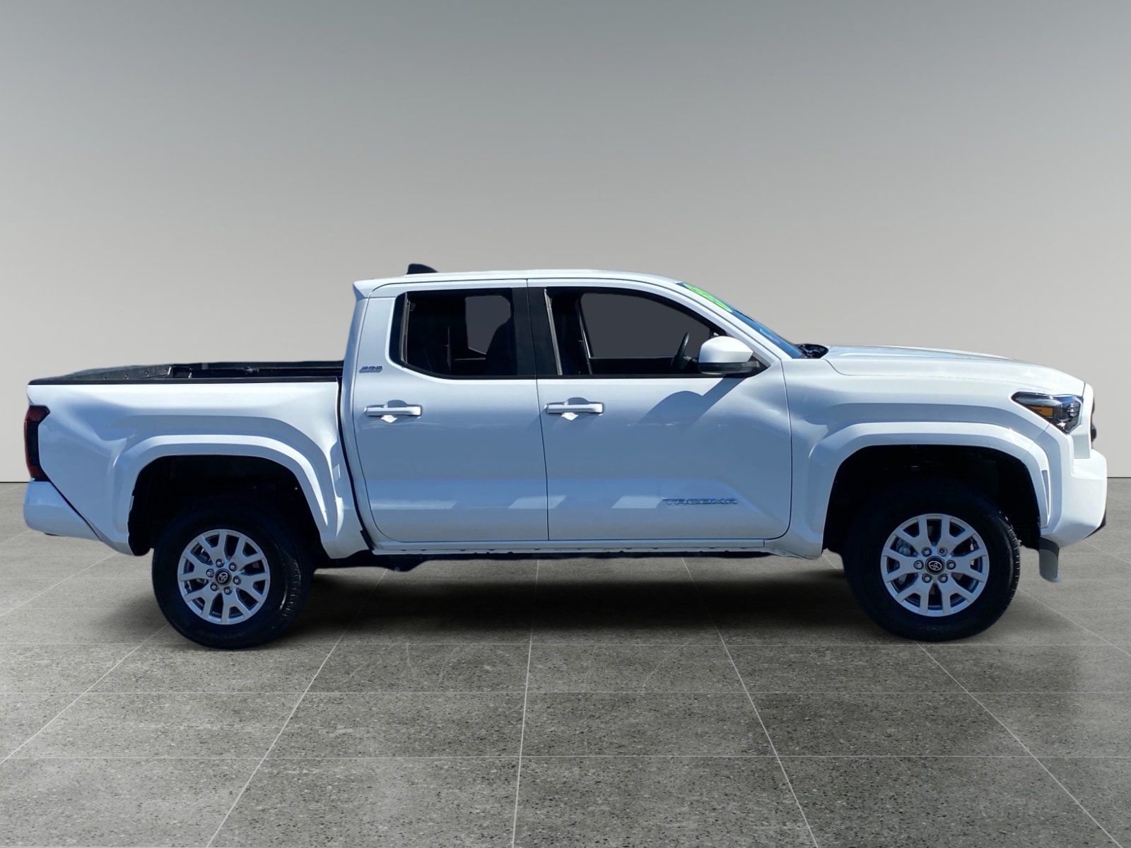 2024 Toyota Tacoma SR5 photo 6