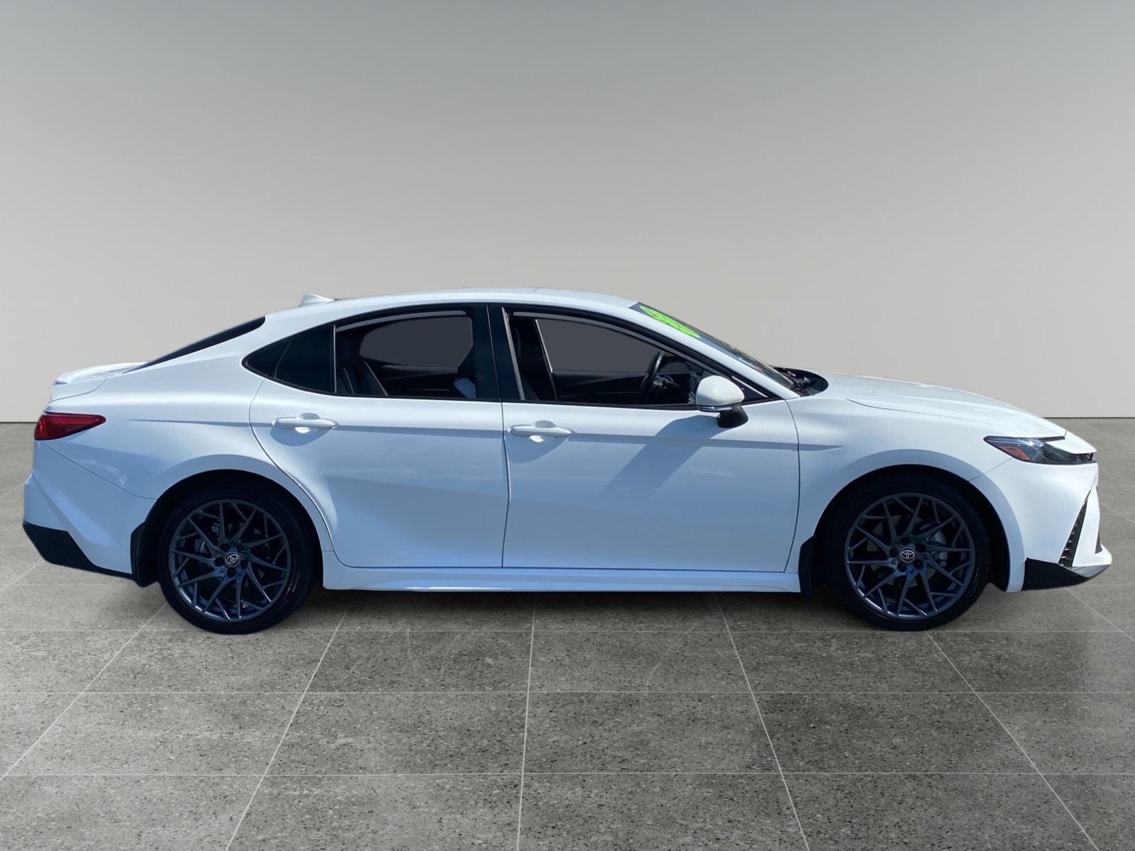 2025 Toyota Camry SE photo 6