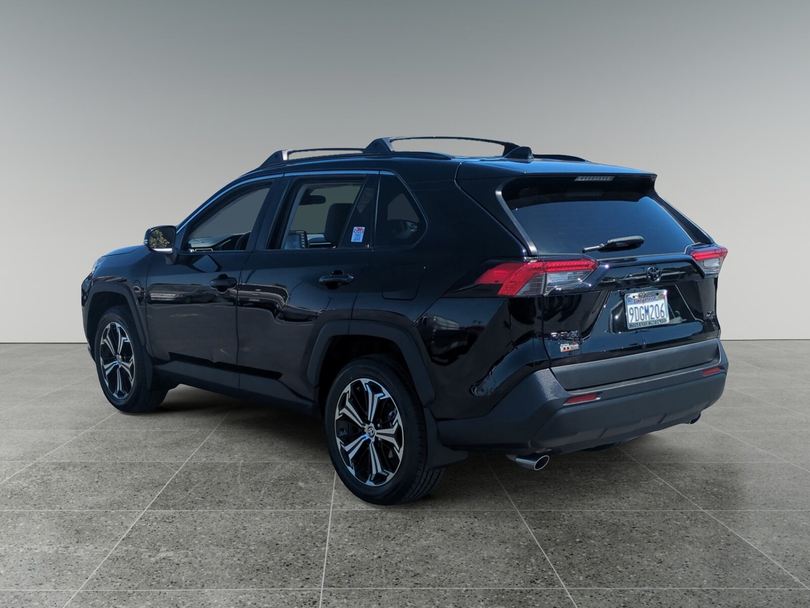 2022 Toyota RAV4 XLE photo 3