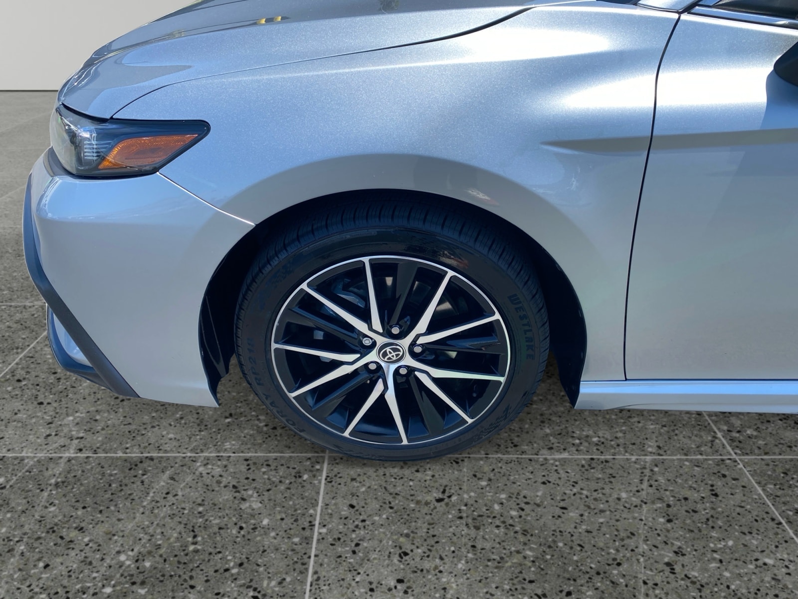 2023 Toyota Camry SE - Photo 14