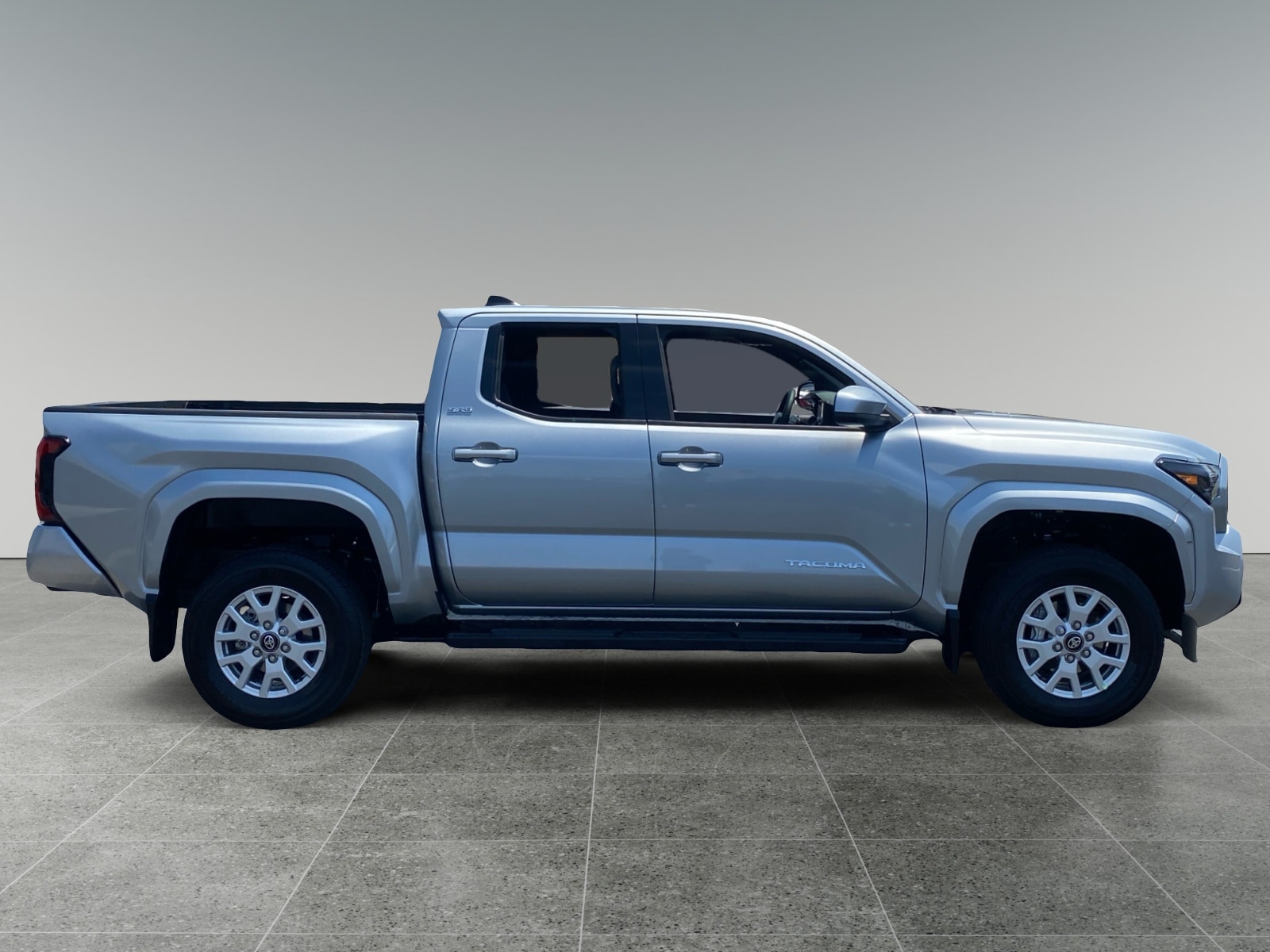 2026 Toyota Tacoma SR5 - Photo 6
