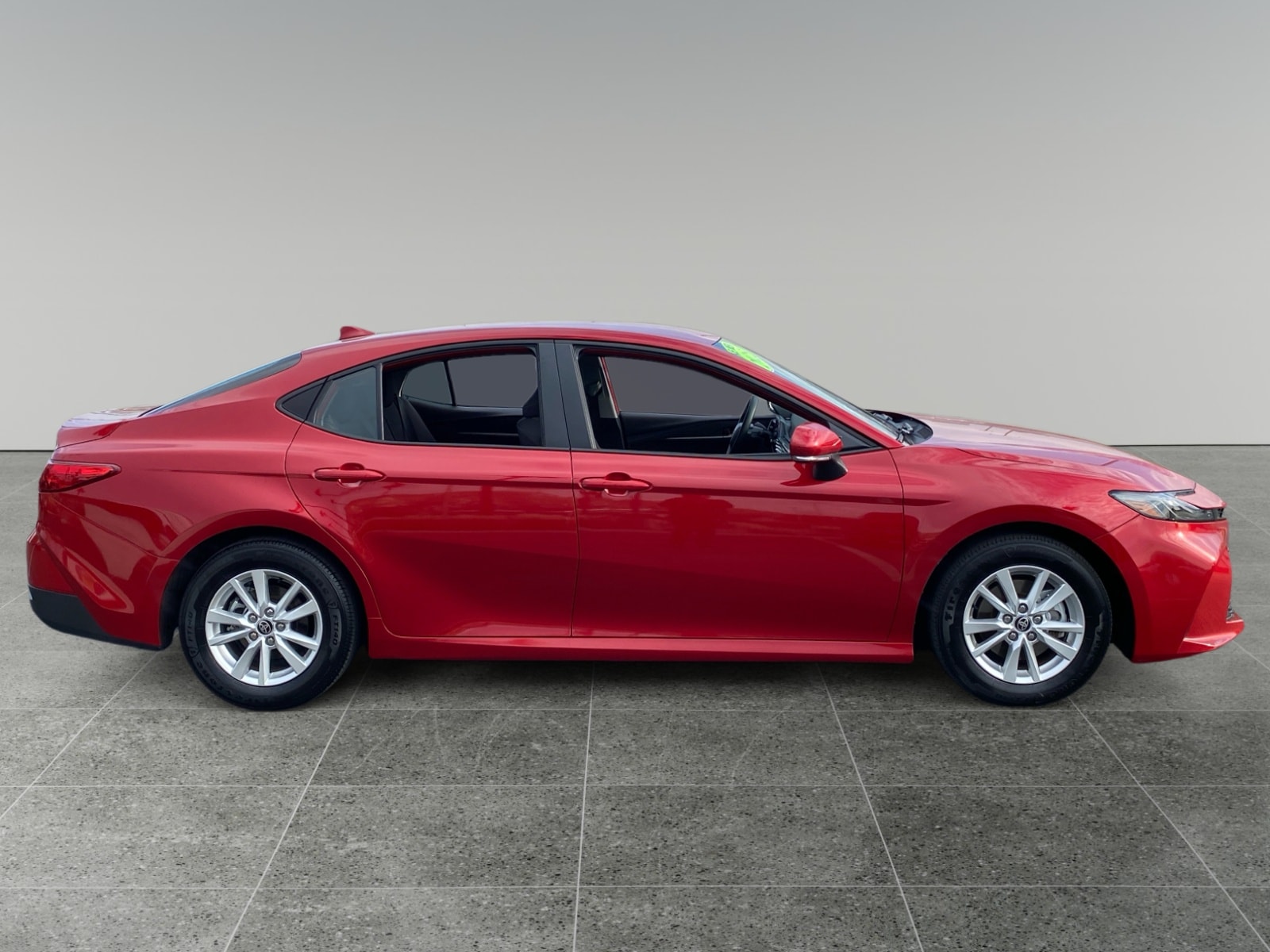2025 Toyota Camry LE - Photo 6
