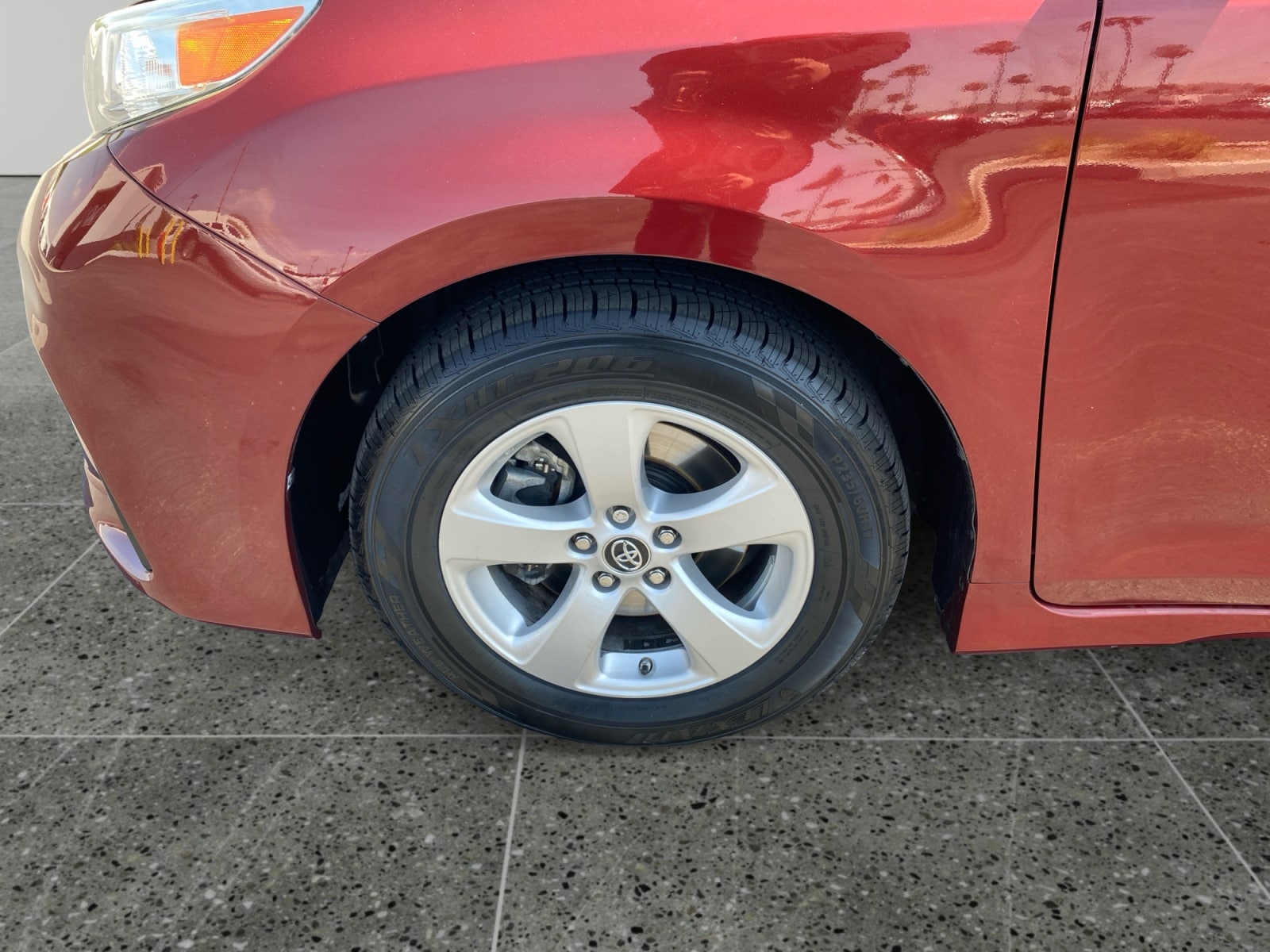 2020 Toyota Sienna LE - Photo 14