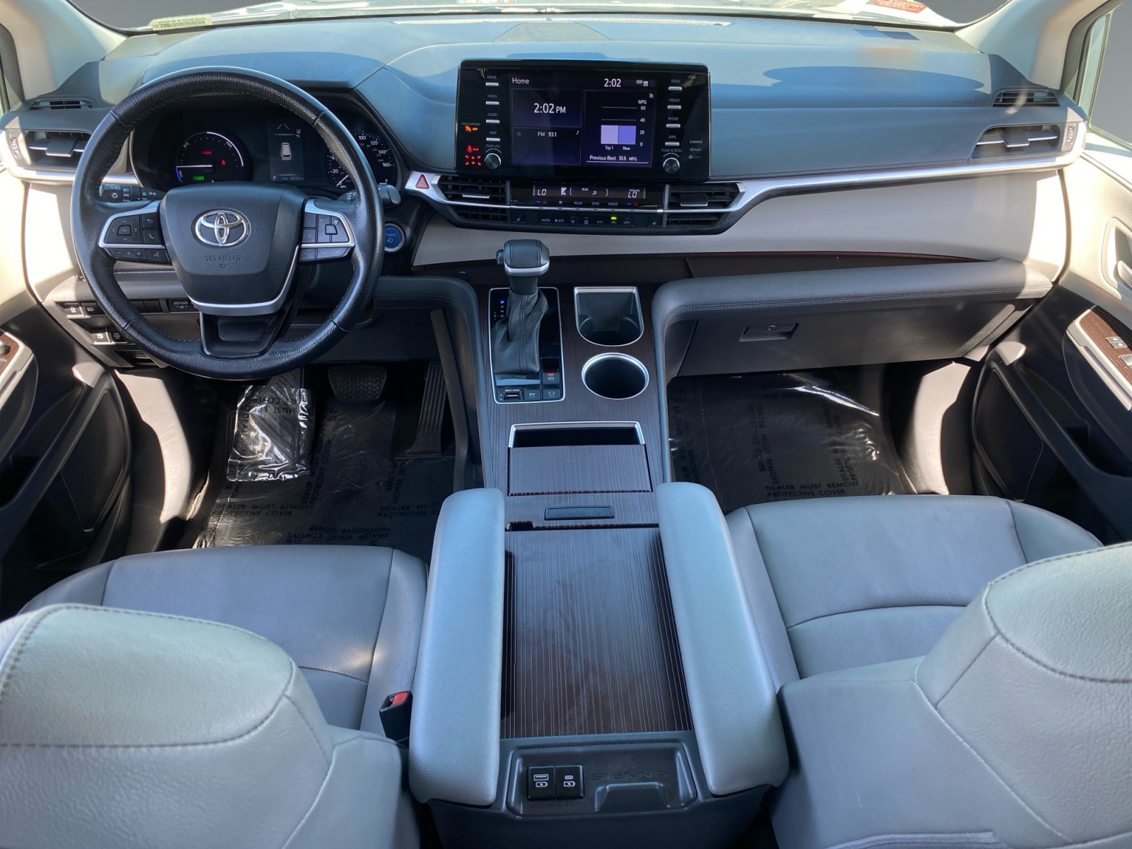 2024 Toyota Sienna XLE - Photo 9
