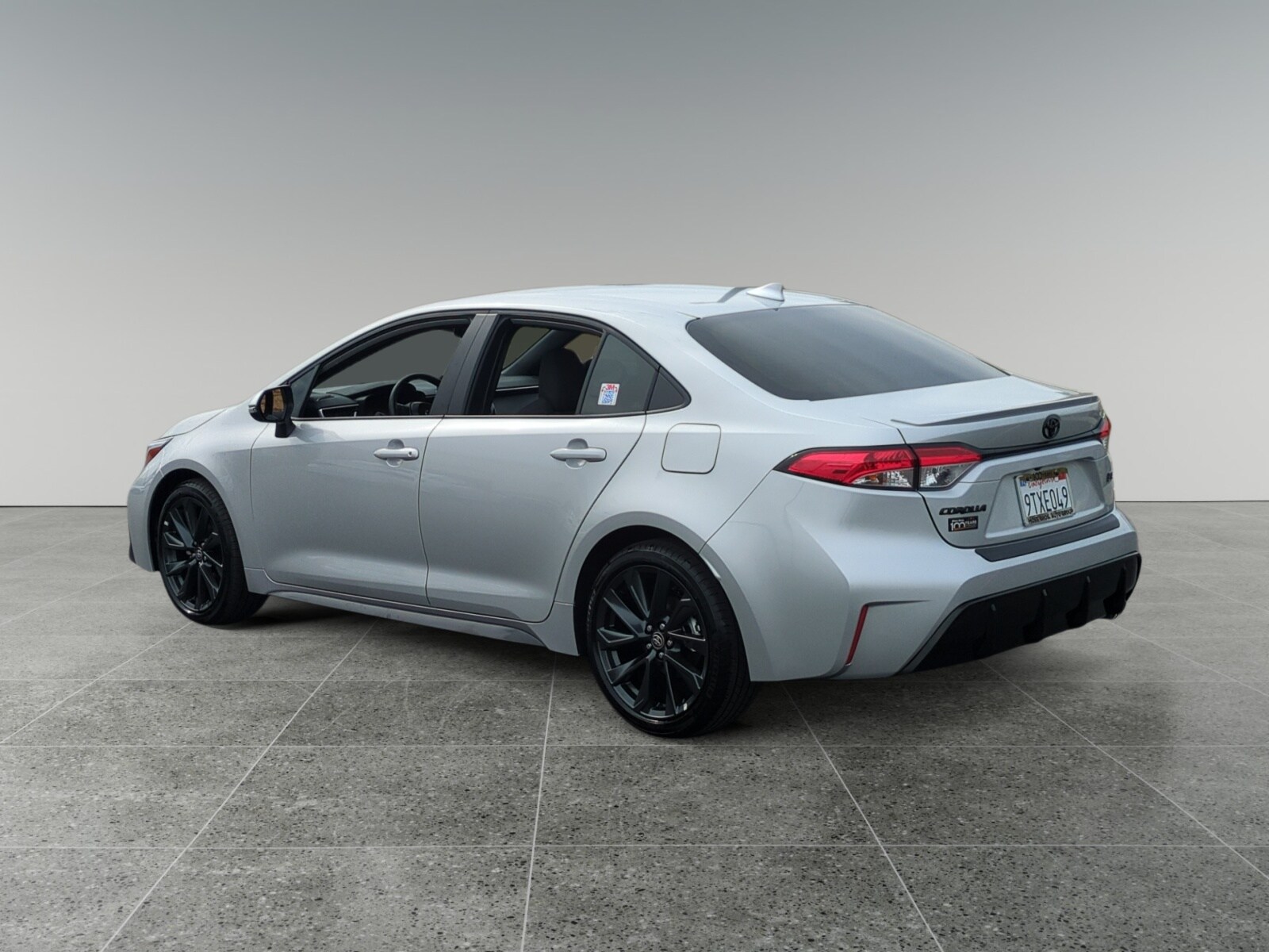 2025 Toyota Corolla SE photo 3