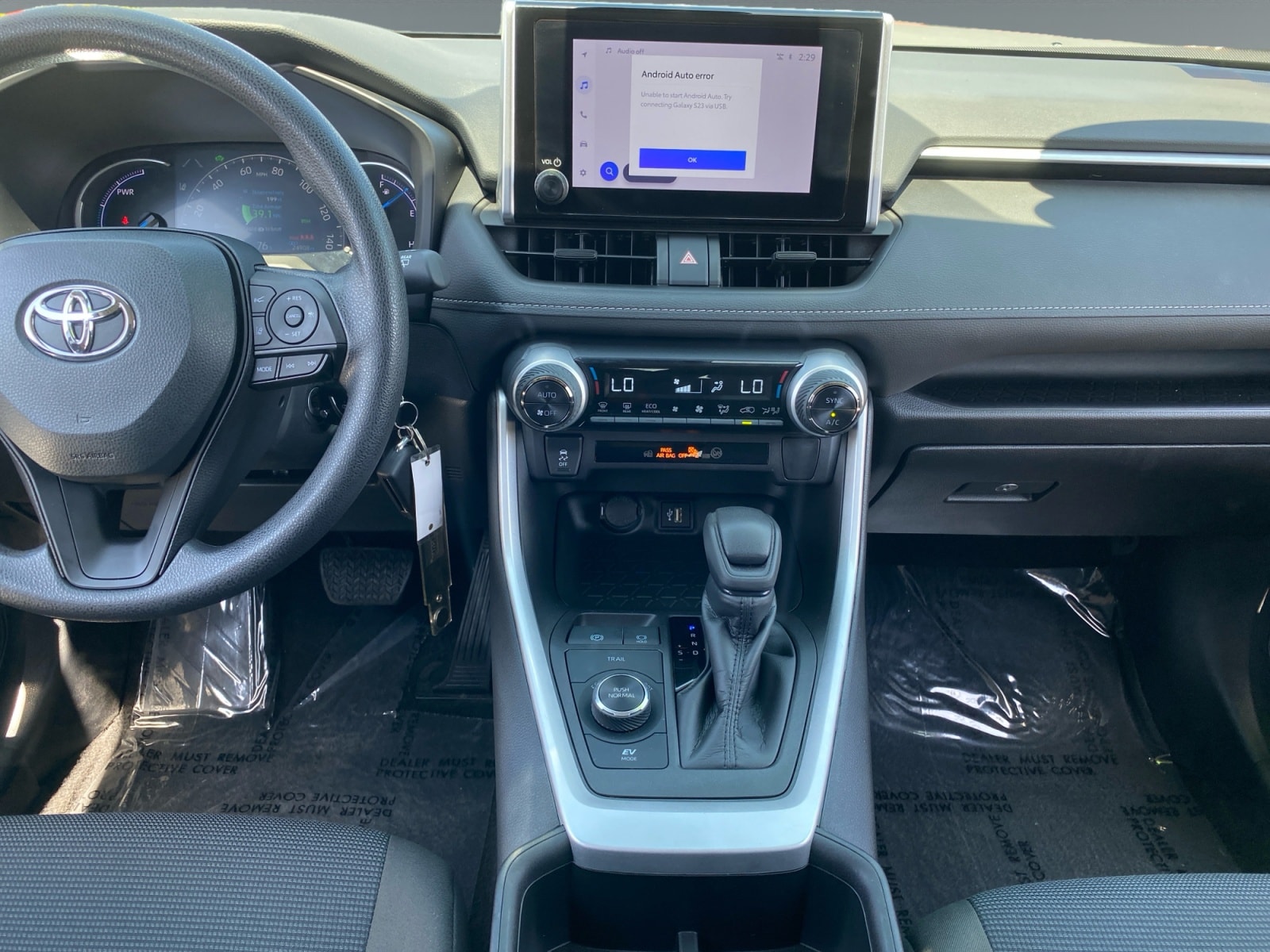 2024 Toyota RAV4 LE - Photo 11