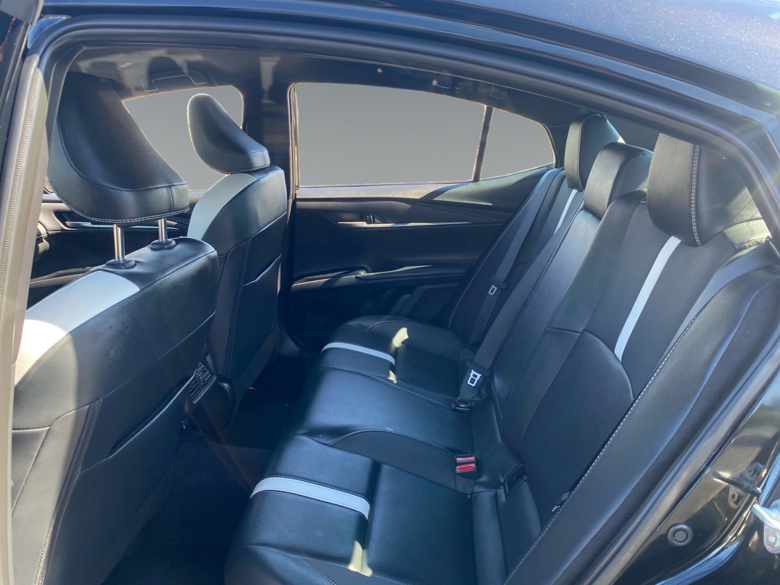 2026 Toyota Camry SE - Photo 13