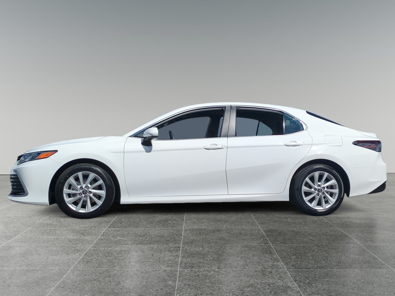 2024 Toyota Camry LE photo 2