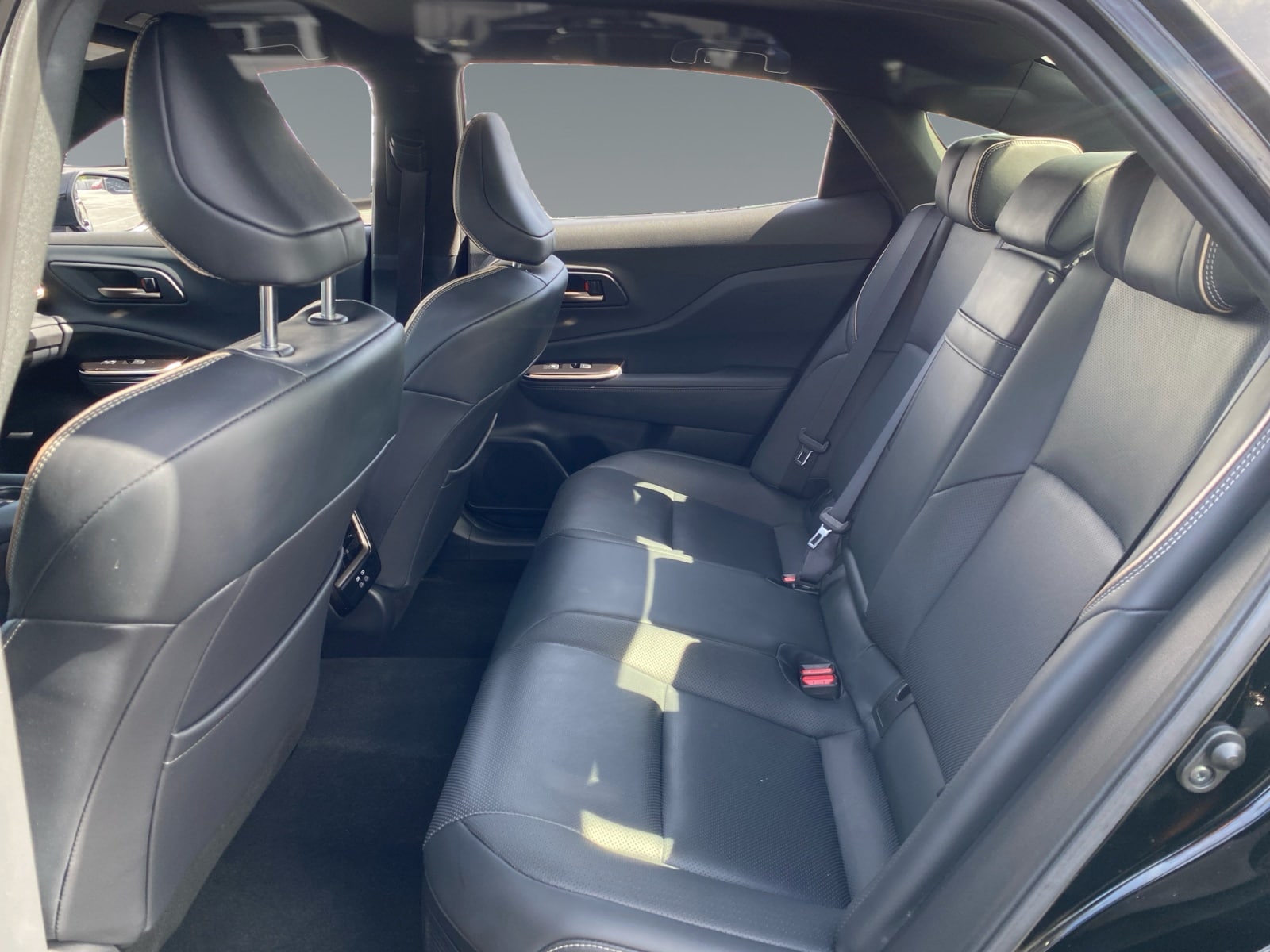 2025 Toyota Crown XLE - Photo 13