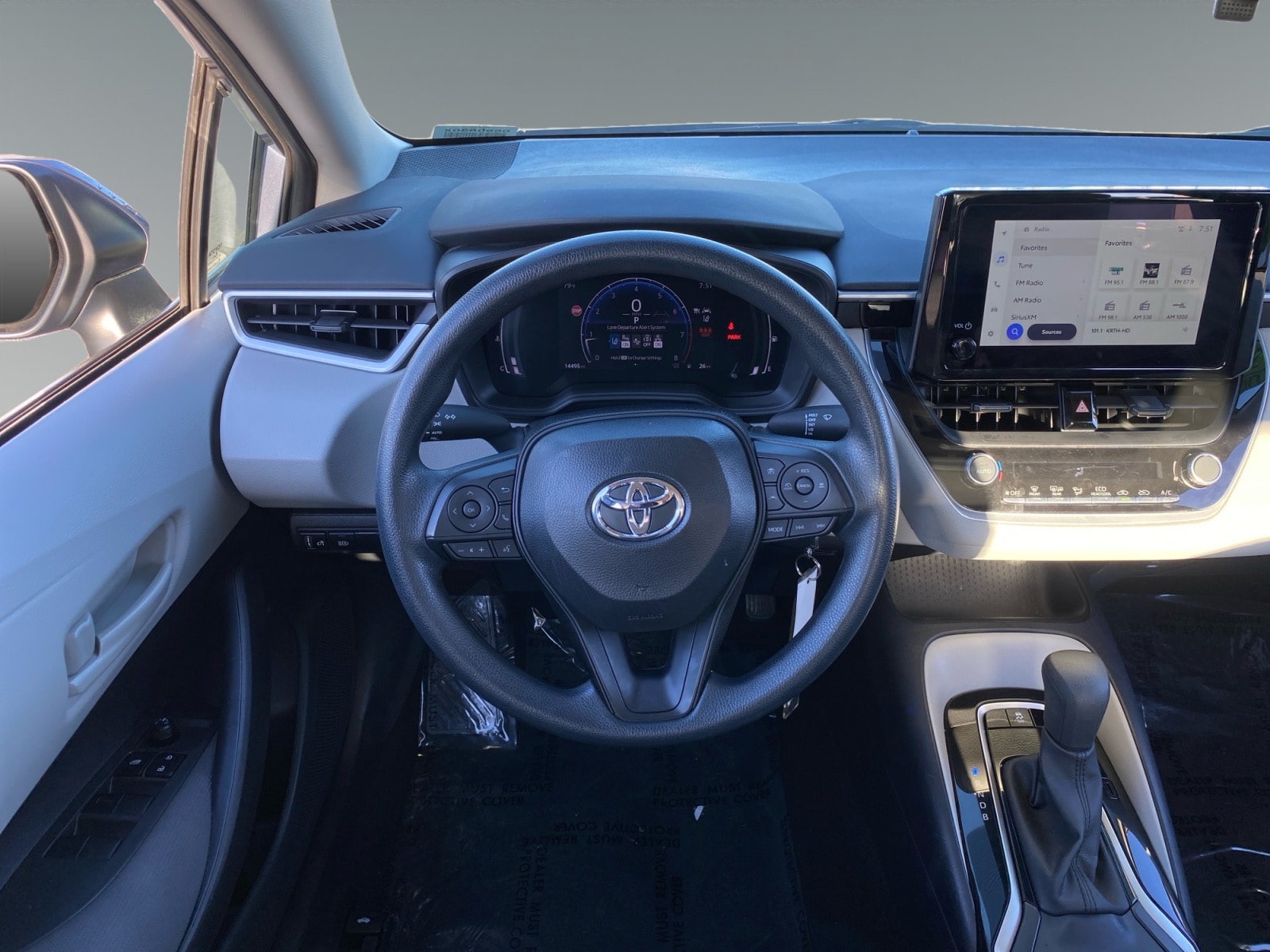 2026 Toyota Corolla LE - Photo 12
