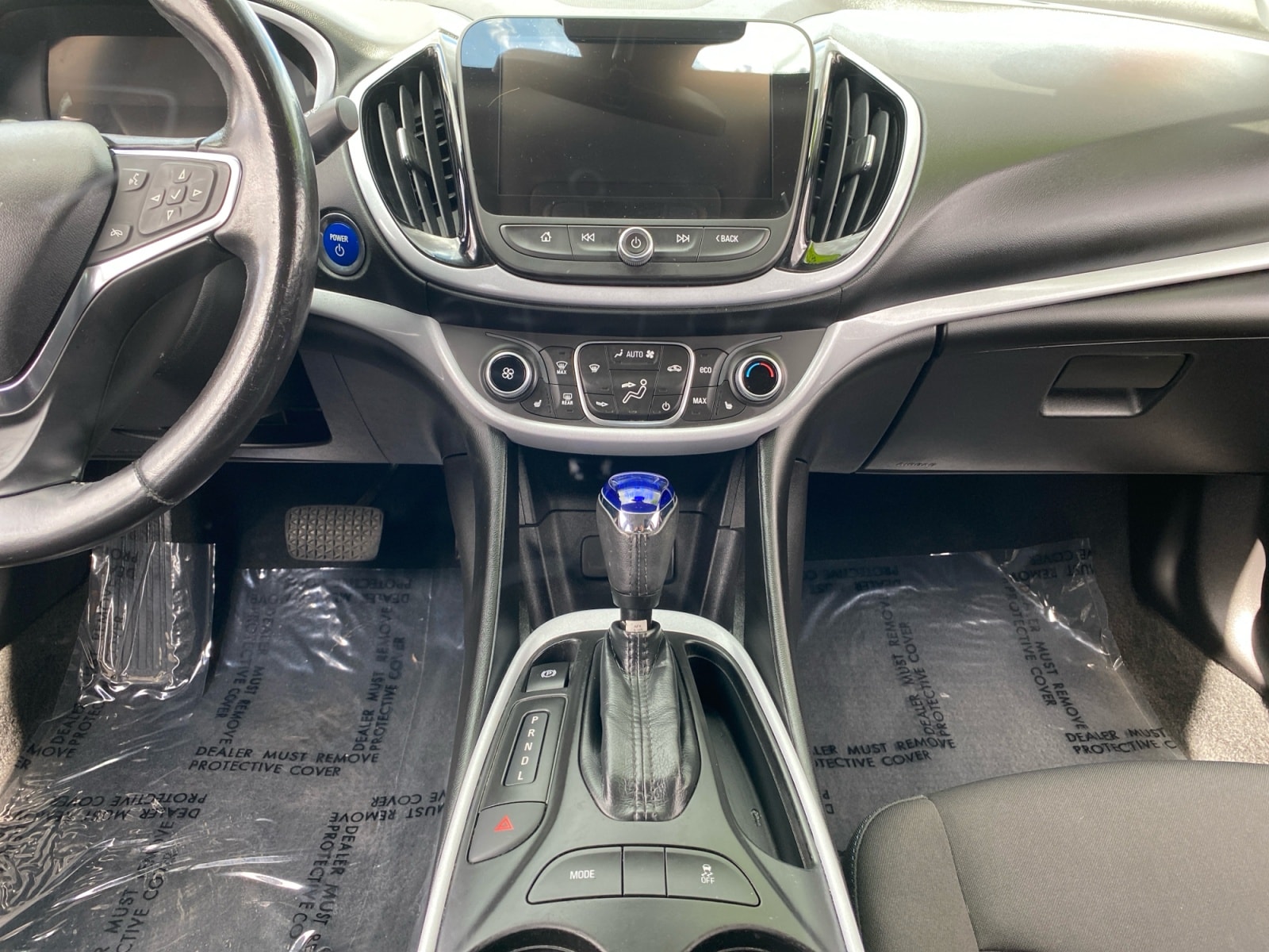 2018 Chevrolet Volt LT - Photo 11