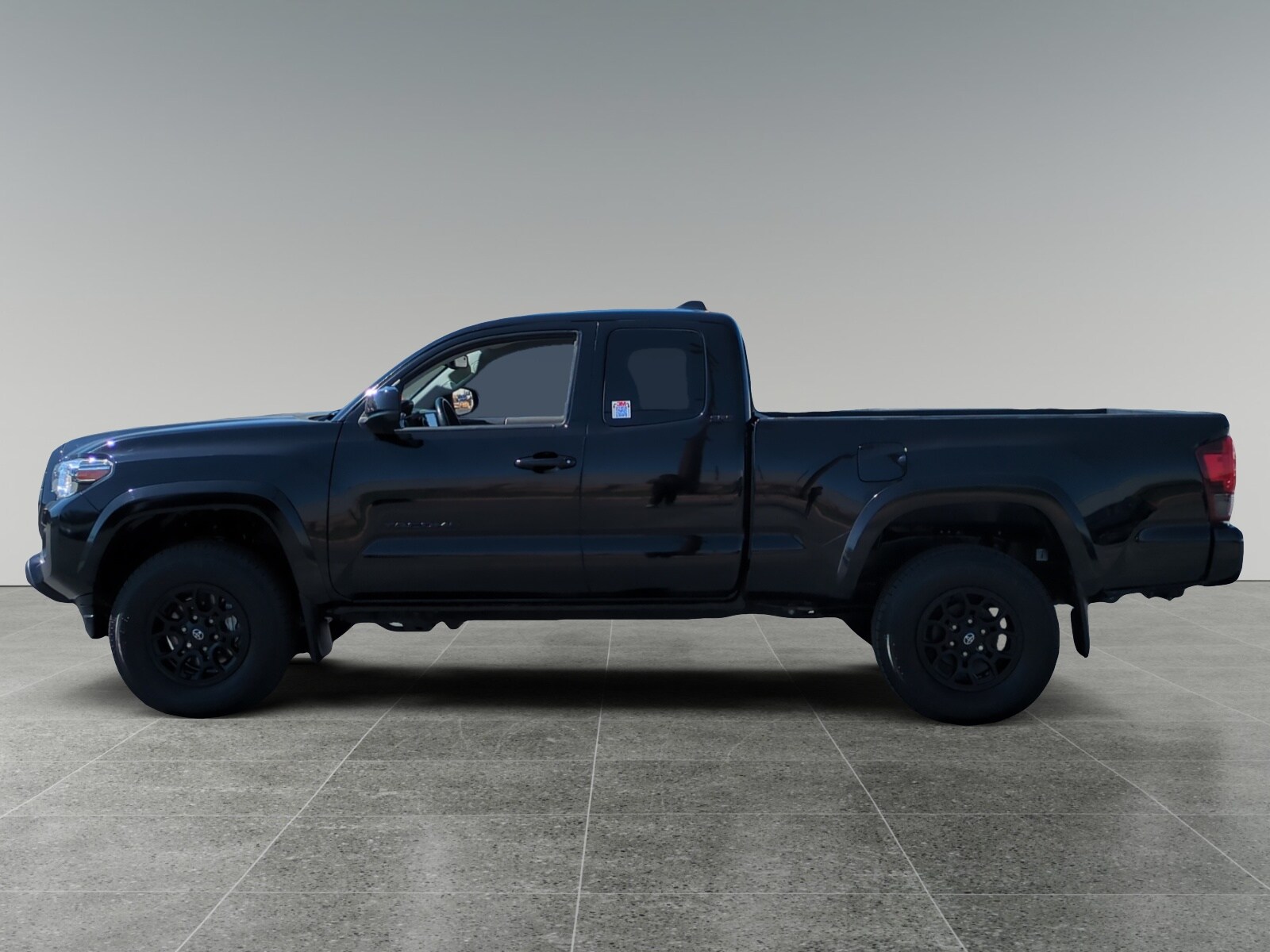 2022 Toyota Tacoma 4x4 SR5 V6 photo 2