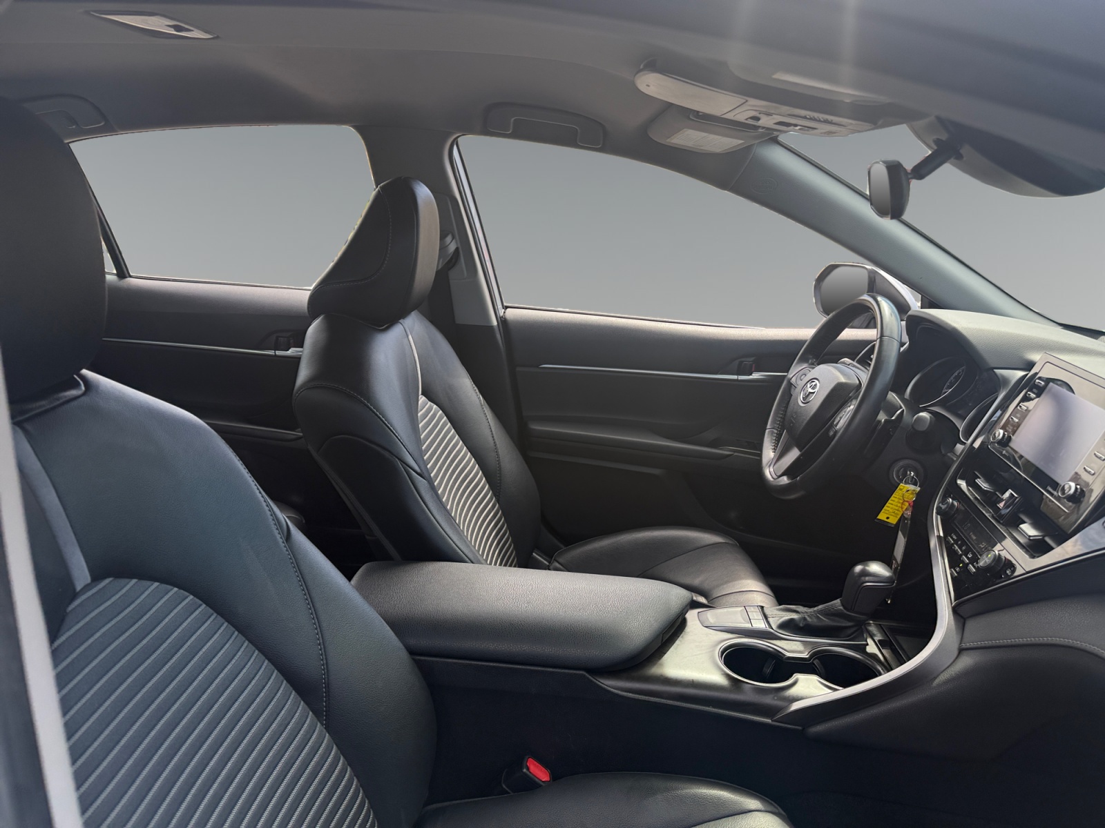 2024 Toyota Camry SE - Photo 15