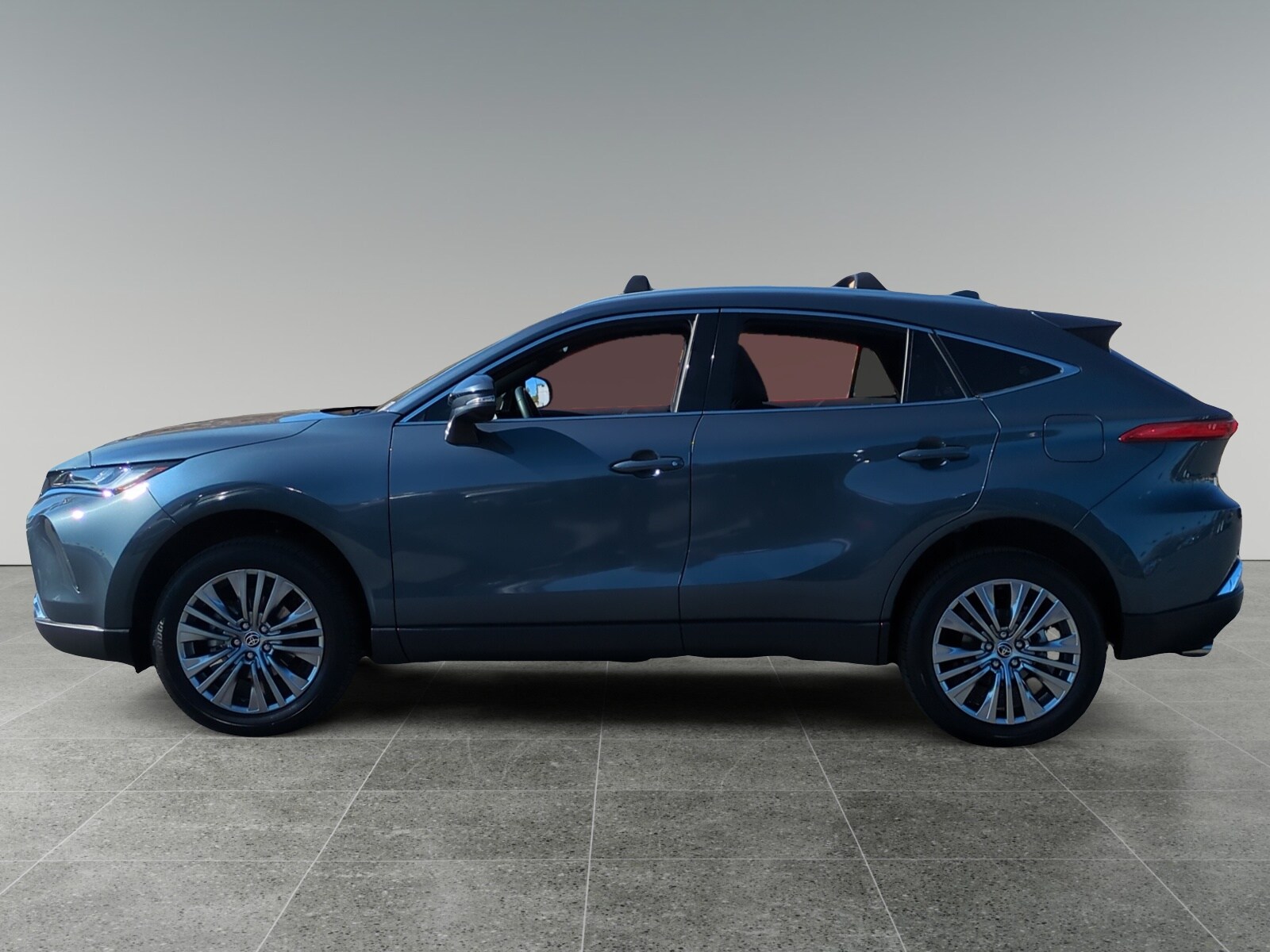 2024 Toyota Venza XLE photo 2