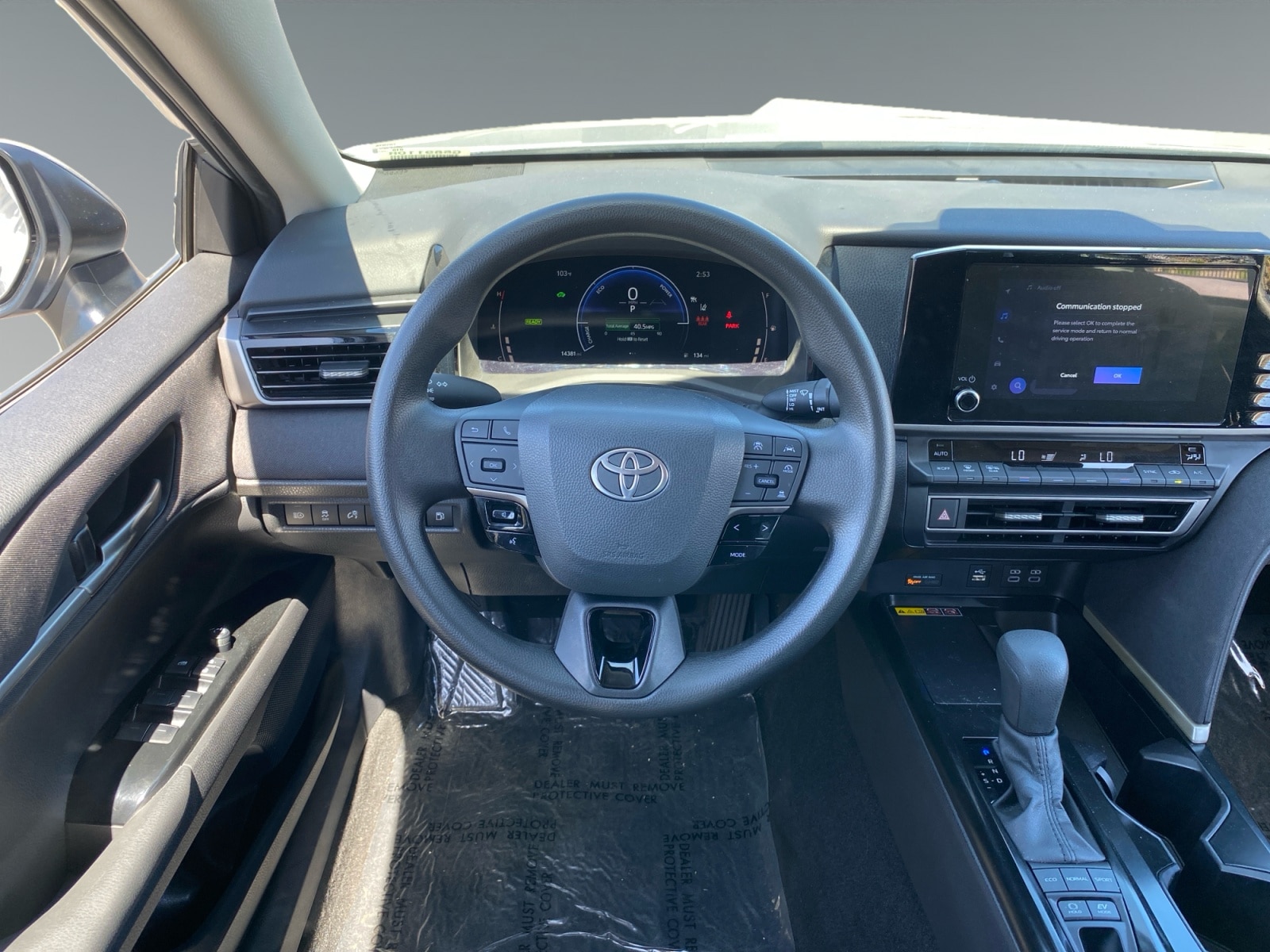 2025 Toyota Camry LE - Photo 12