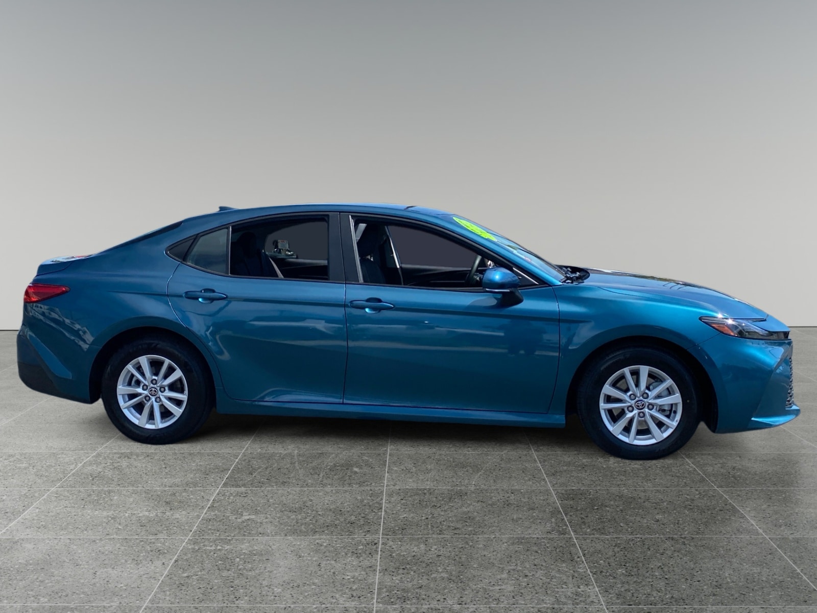 2025 Toyota Camry LE photo 6