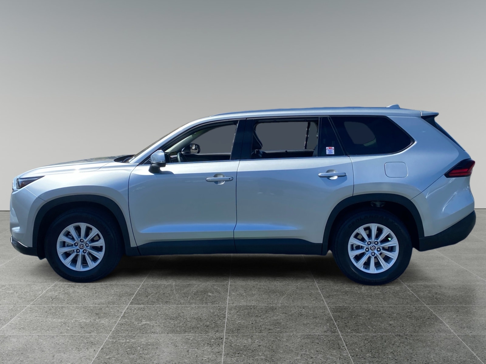 2025 Toyota Grand Highlander XLE photo 2