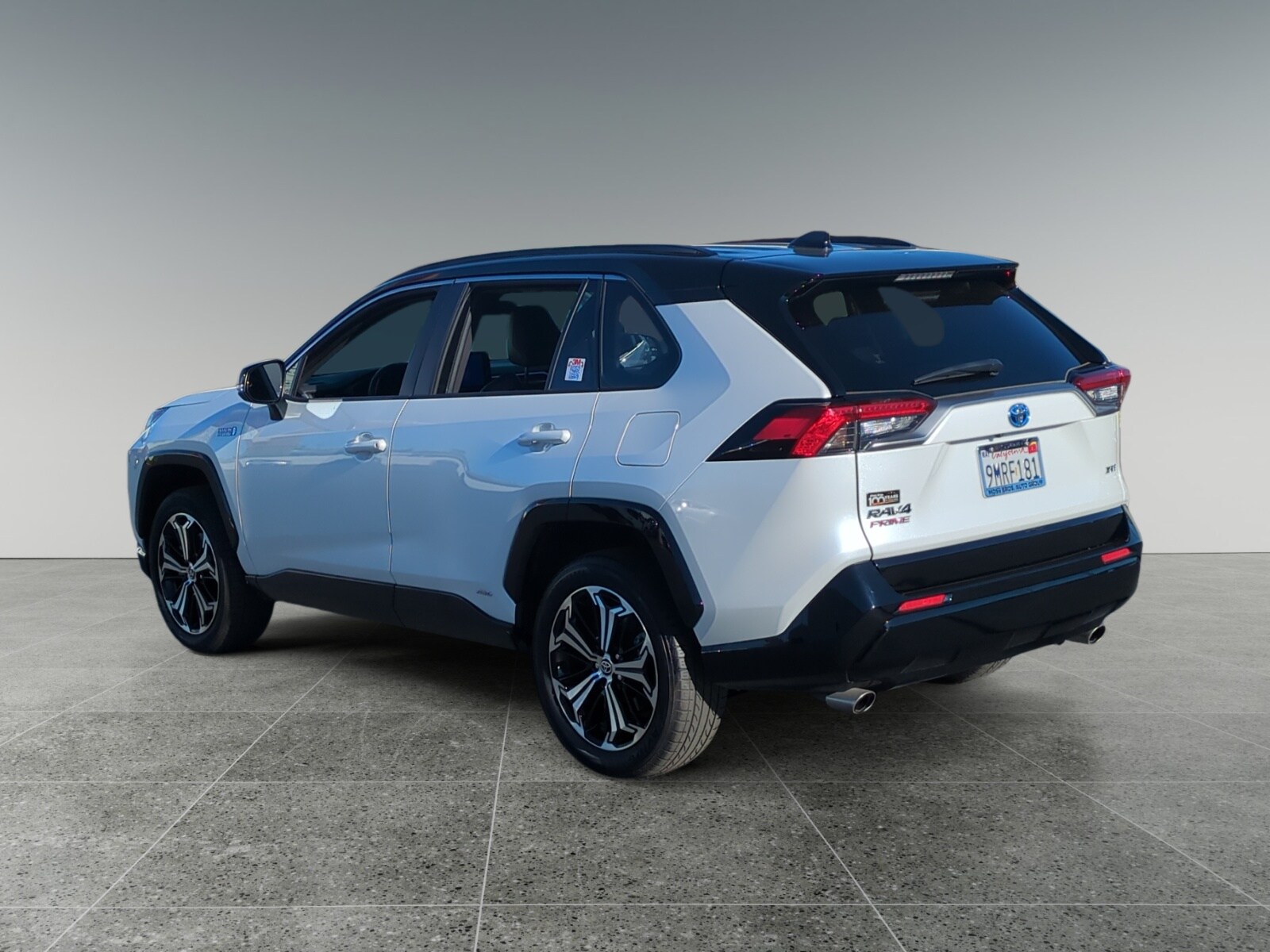 2024 Toyota RAV4 Prime XSE photo 3