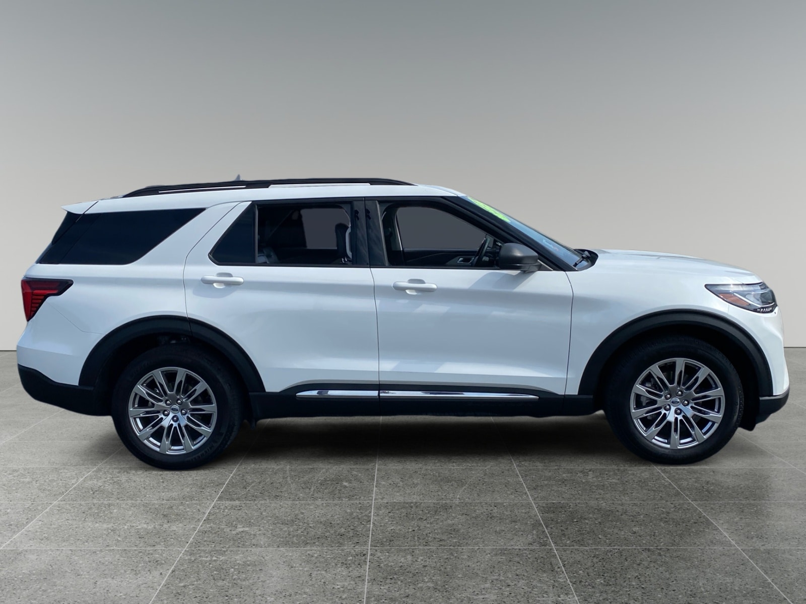 2025 Ford Explorer Active photo 6