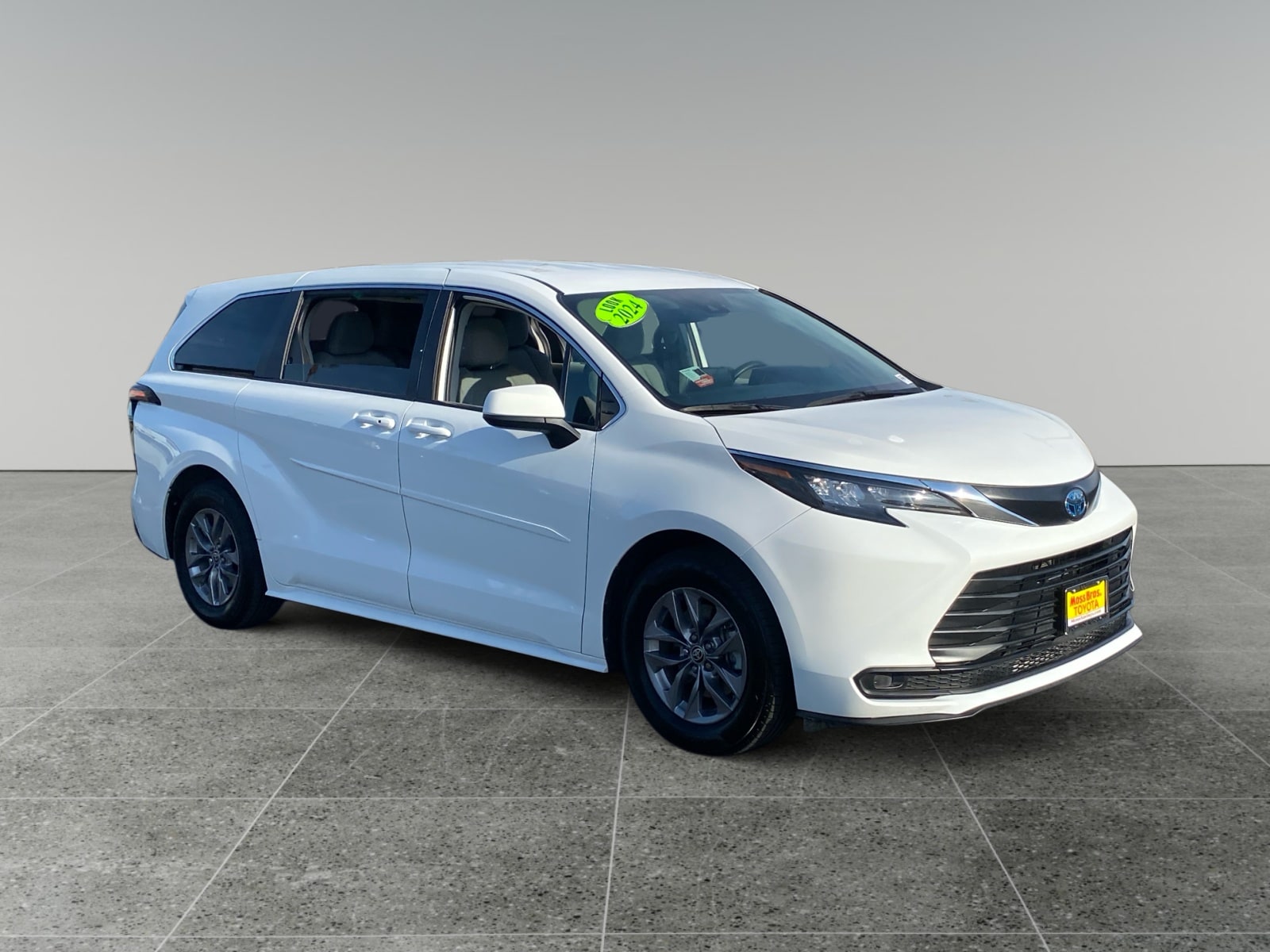 2024 Toyota Sienna LE - Photo 7